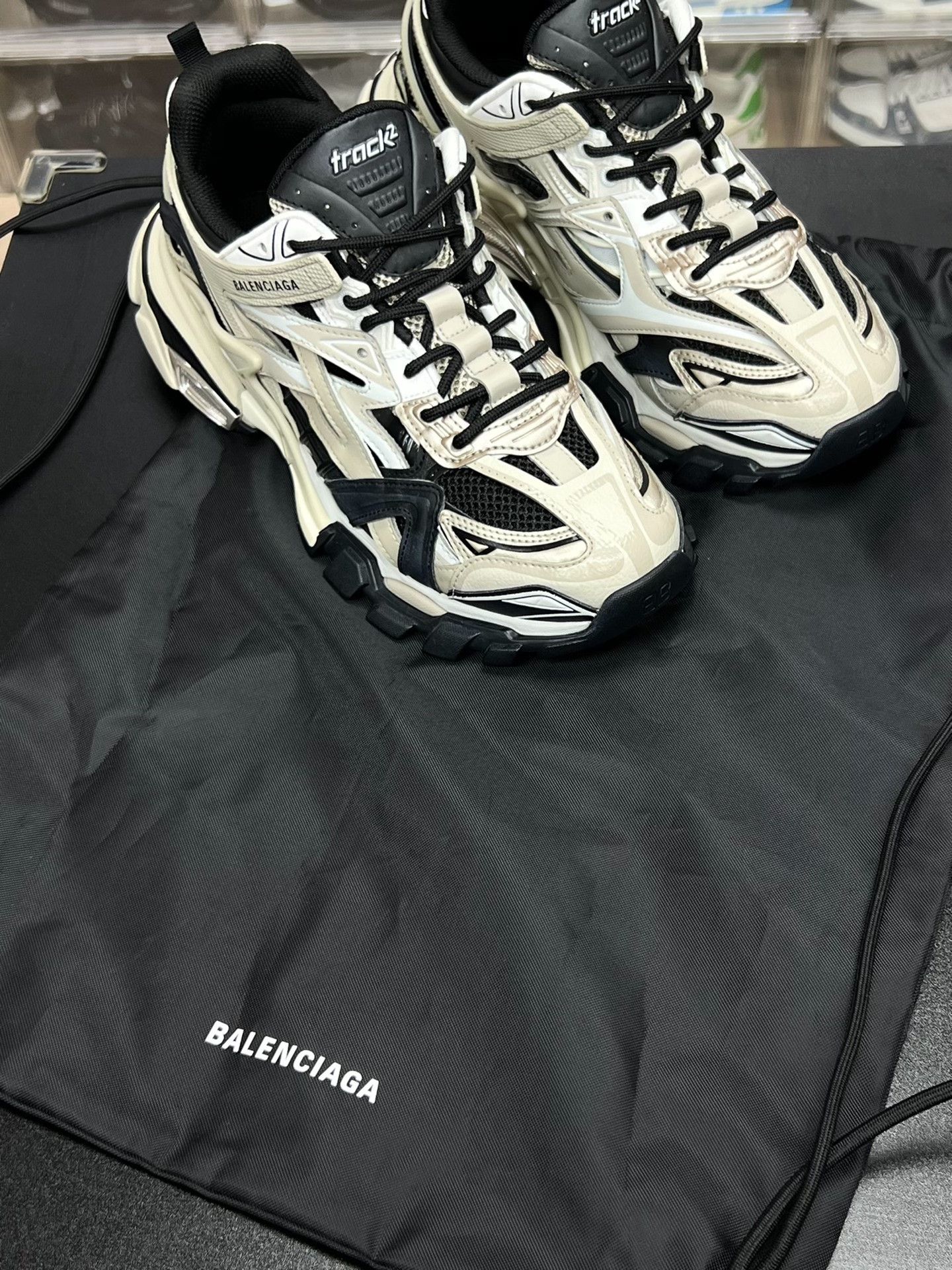 Balenciaga Balenciaga Brown Lowtop Sneakers 8 Men Size US 8 / EU 41 - 9 Thumbnail
