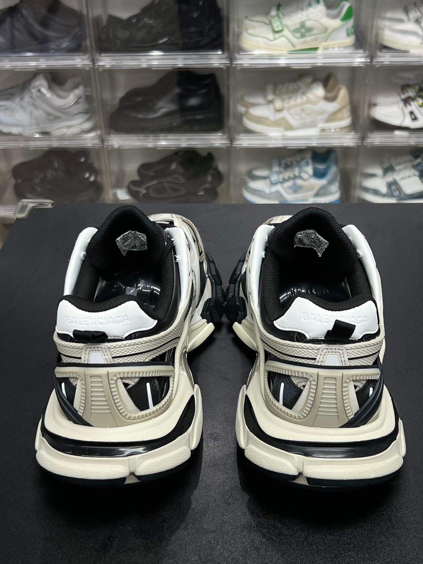 Balenciaga Balenciaga Brown Lowtop Sneakers 8 Men Size US 8 / EU 41 - 6 Thumbnail