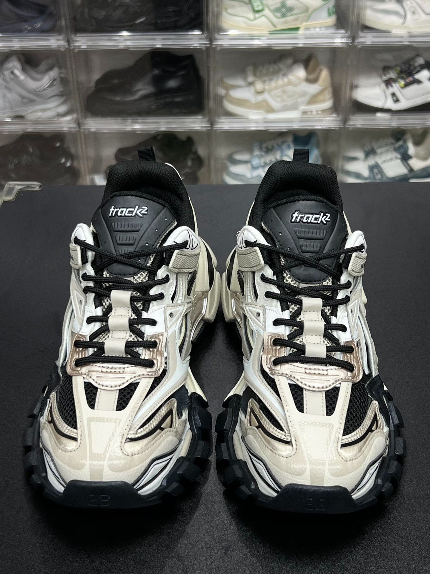 Balenciaga Balenciaga Brown Lowtop Sneakers 8 Men Size US 8 / EU 41 - 2 Thumbnail