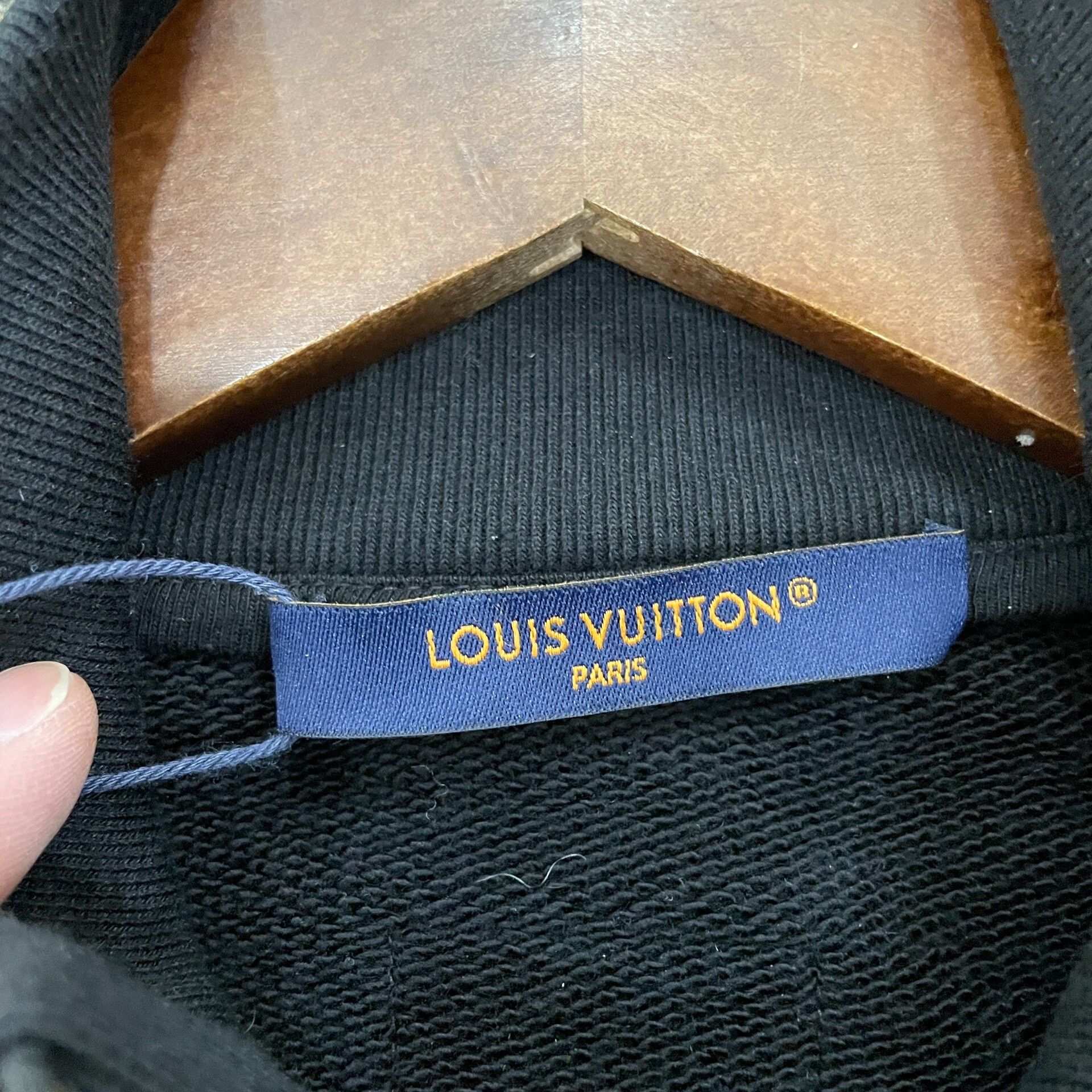 Louis Vuitton Louis Vuitton Gold Logo Zip-Up Sweatshirt Size L Size US L / EU 52-54 / 3 - 4 Thumbnail