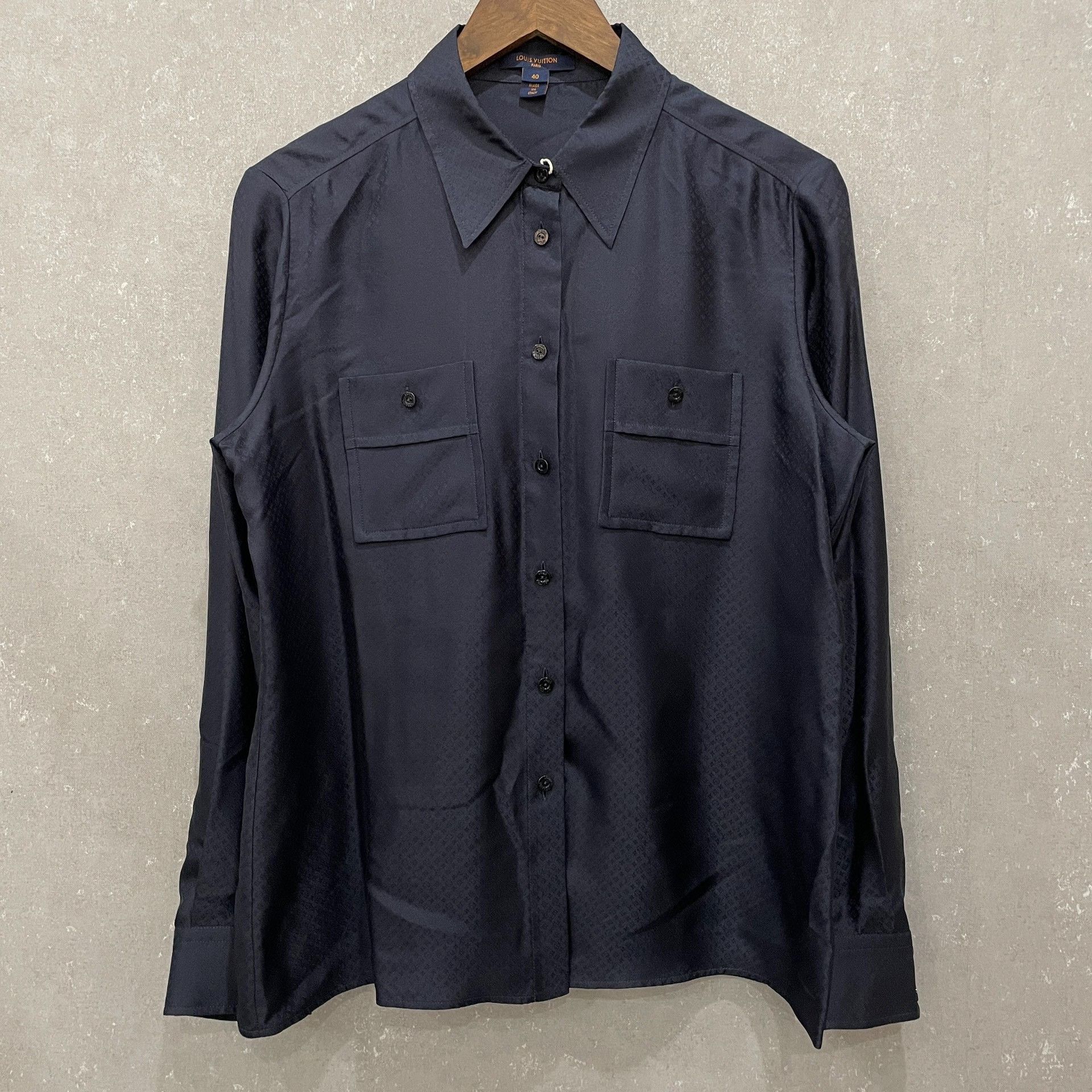 Louis Vuitton Louis Vuitton Silk Monogram Shirt Size 40 Size US M / EU 48-50 / 2 - 2 Thumbnail