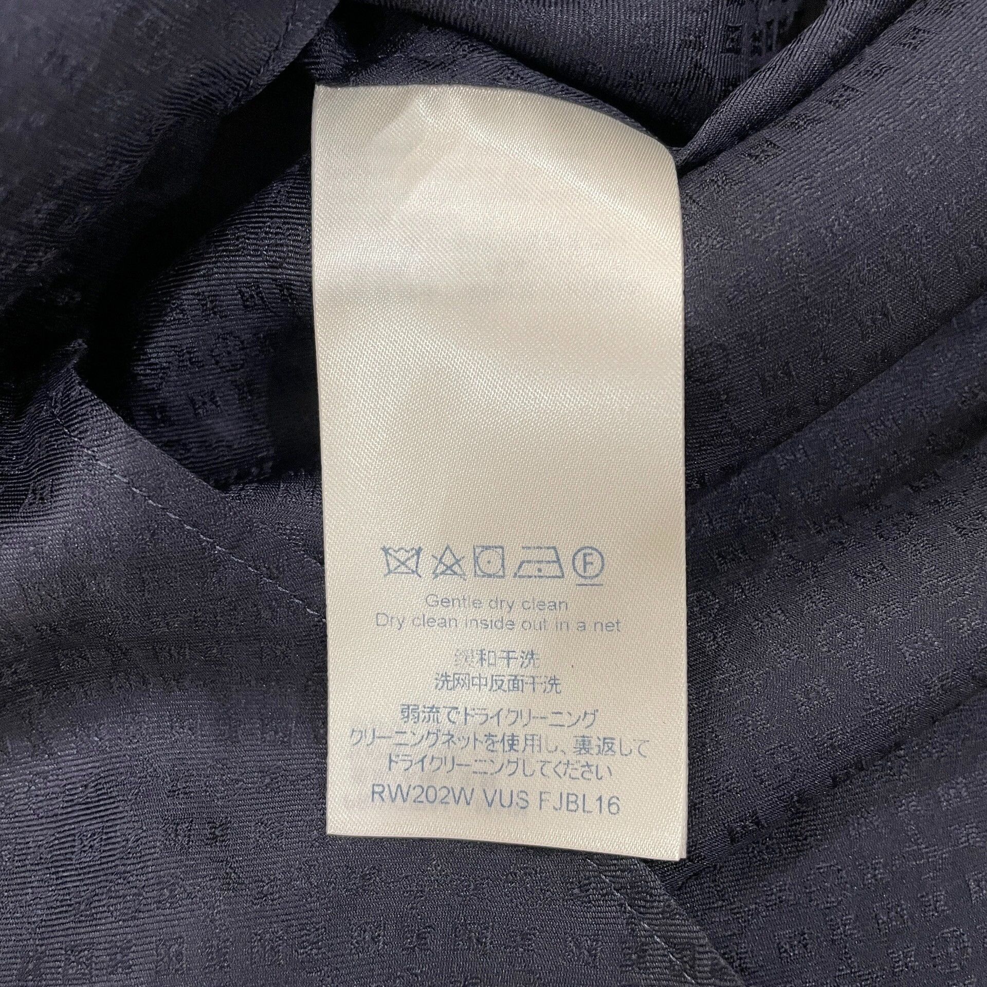 Louis Vuitton Louis Vuitton Silk Monogram Shirt Size 40 Size US M / EU 48-50 / 2 - 5 Thumbnail