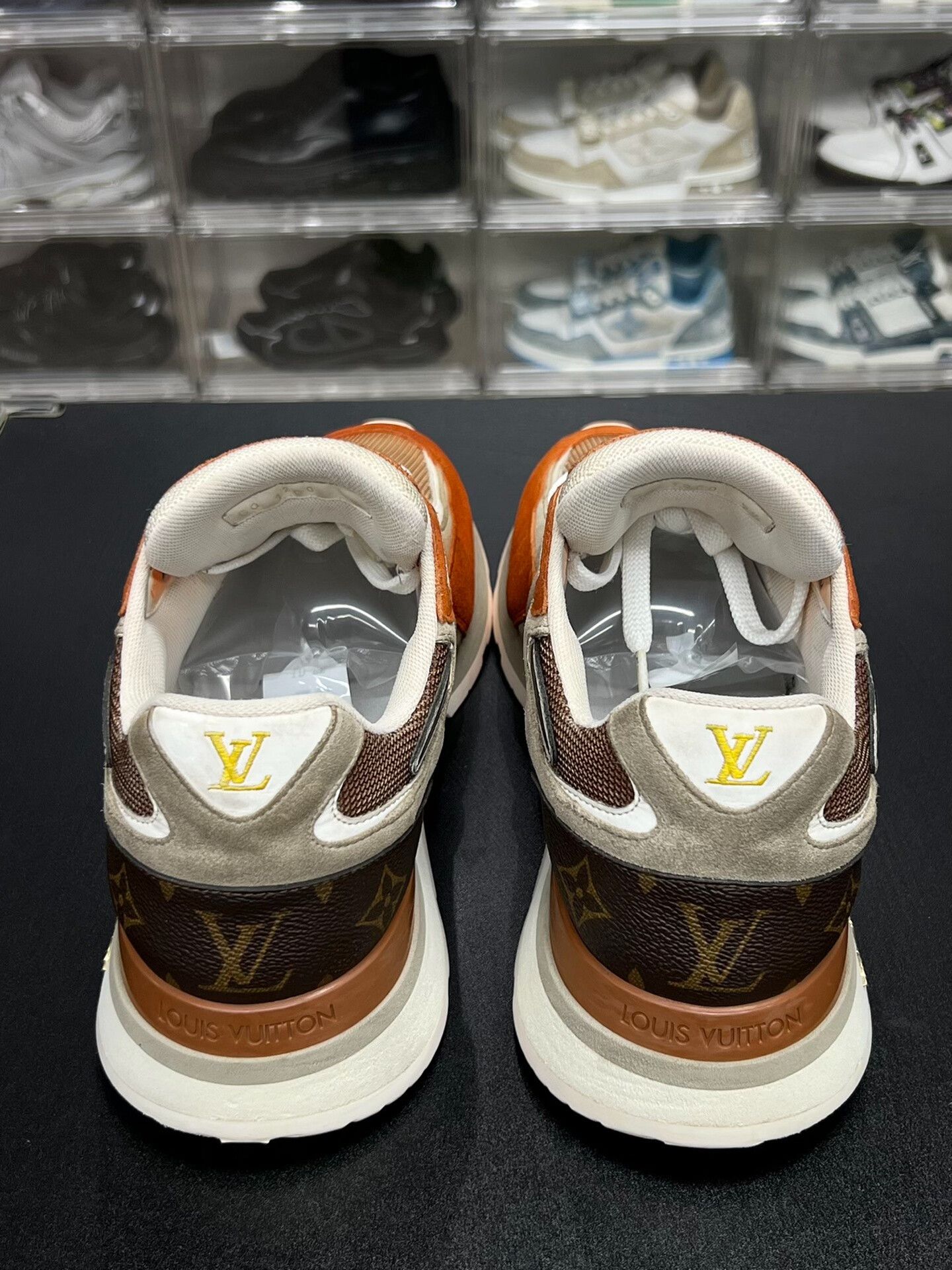 Louis Vuitton Louis Vuitton Orange Lowtop Sneakers 8.5 Men Size US 8.5 / EU 41-42 - 7 Thumbnail