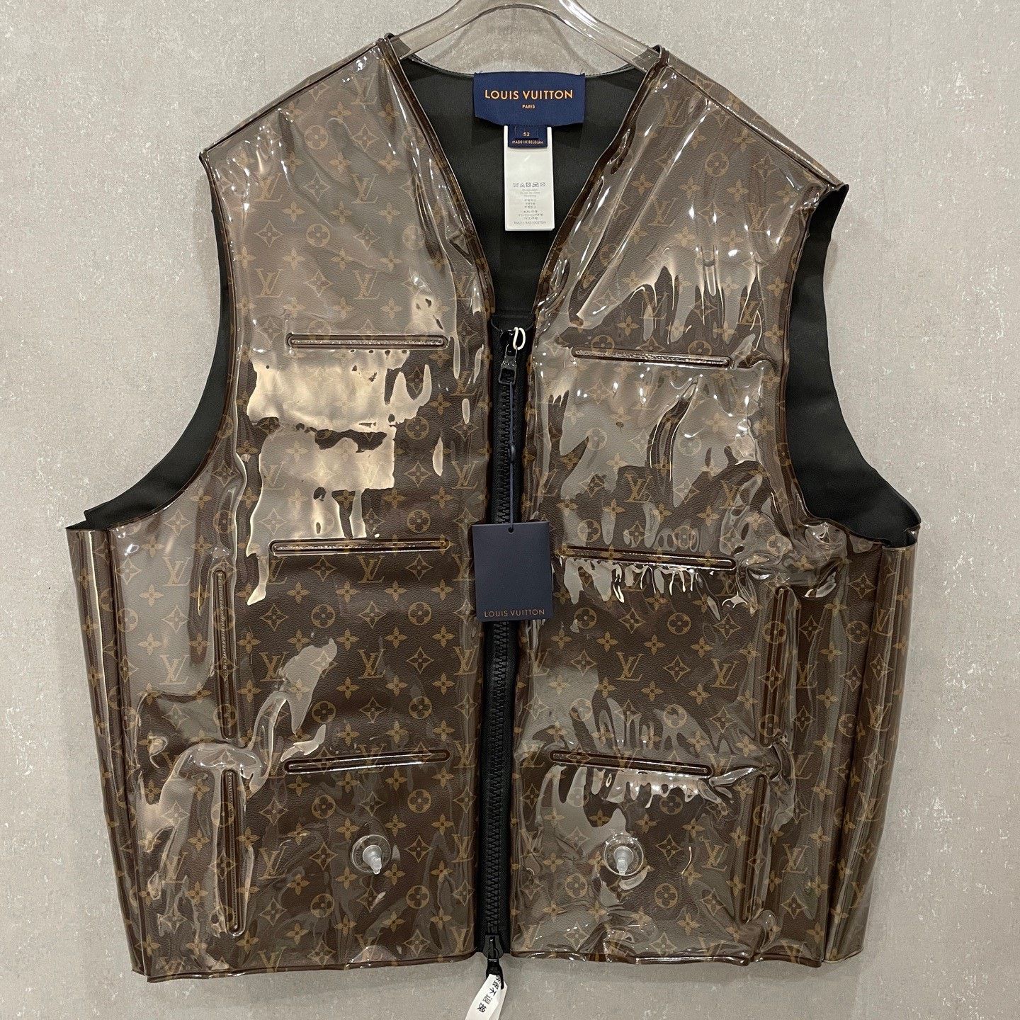 Louis Vuitton Louis Vuitton Monogram Inflatable Zip Vest Size 52 Size US L / EU 52-54 / 3 - 2 Thumbnail