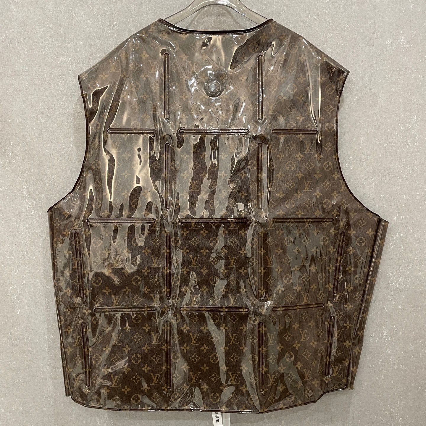 Louis Vuitton Louis Vuitton Monogram Inflatable Zip Vest Size 52 Size US L / EU 52-54 / 3 - 3 Thumbnail