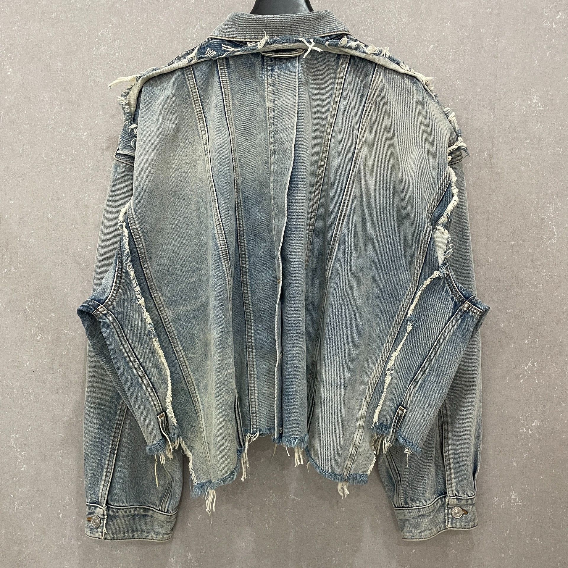 Balenciaga Balenciaga Distressed Denim Jacket Size 1 Size US S / EU 44-46 / 1 - 3 Thumbnail