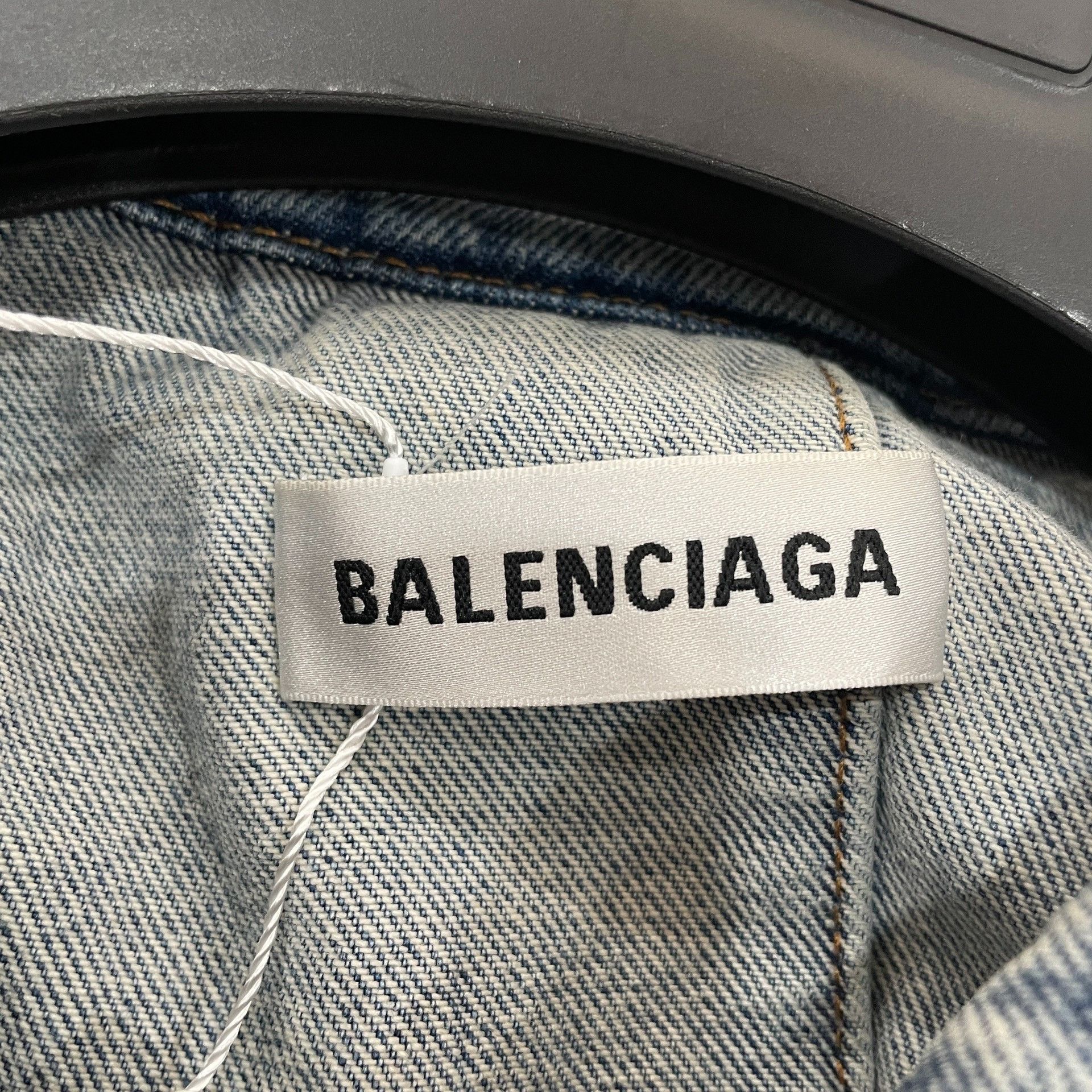 Balenciaga Balenciaga Distressed Denim Jacket Size 1 Size US S / EU 44-46 / 1 - 4 Thumbnail