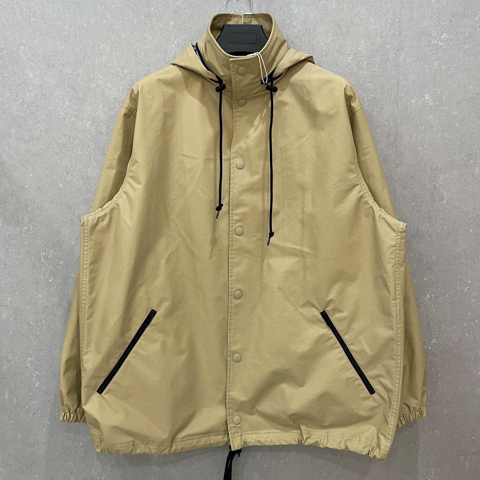 Balenciaga Balenciaga Back Logo Hooded Windbreaker Jacket Size 34 Size XS / US 0-2 / IT 36-38 - 3 Thumbnail