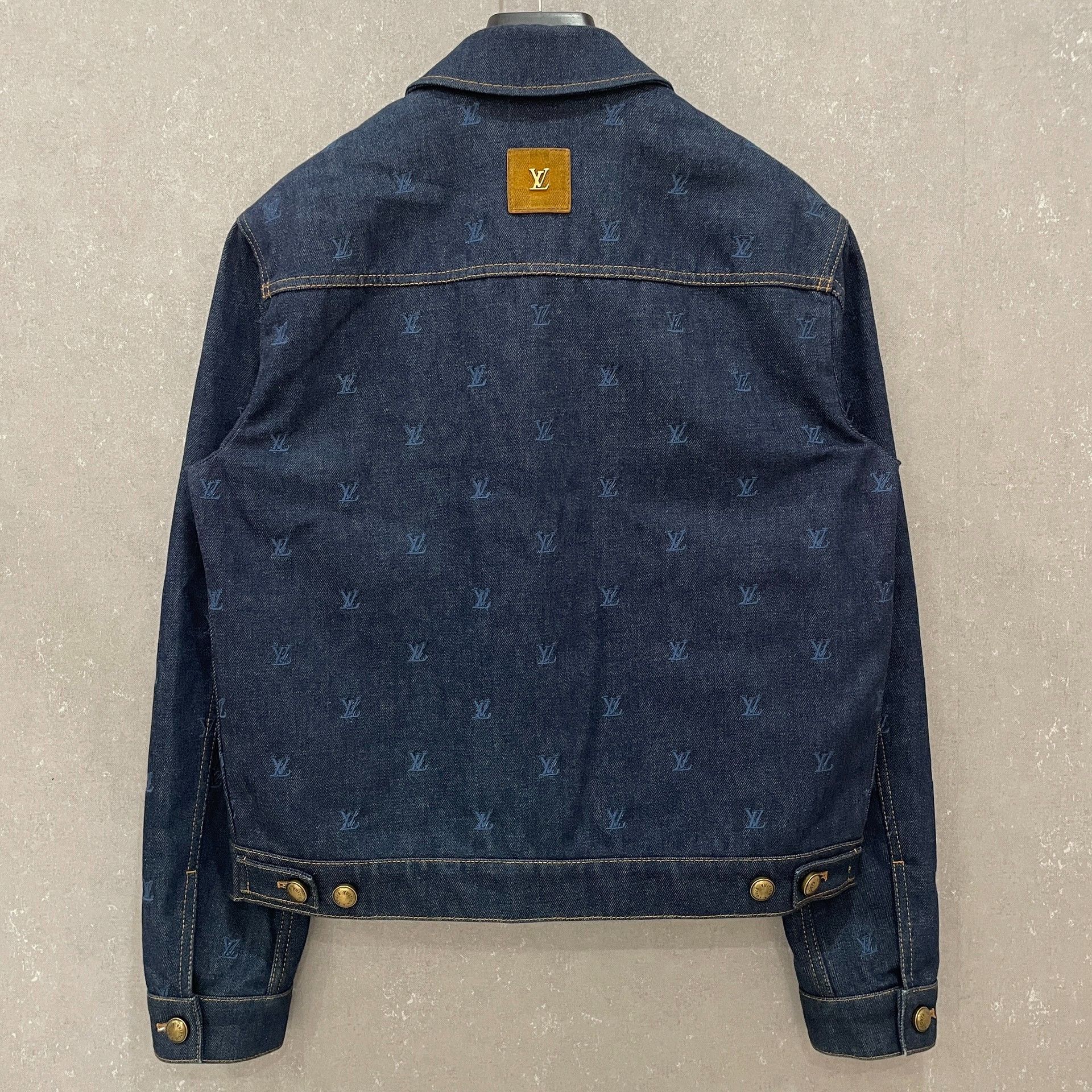 Louis Vuitton Louis Vuitton Embroidered Monogram Denim Jacket 44 Size US S / EU 44-46 / 1 - 3 Thumbnail