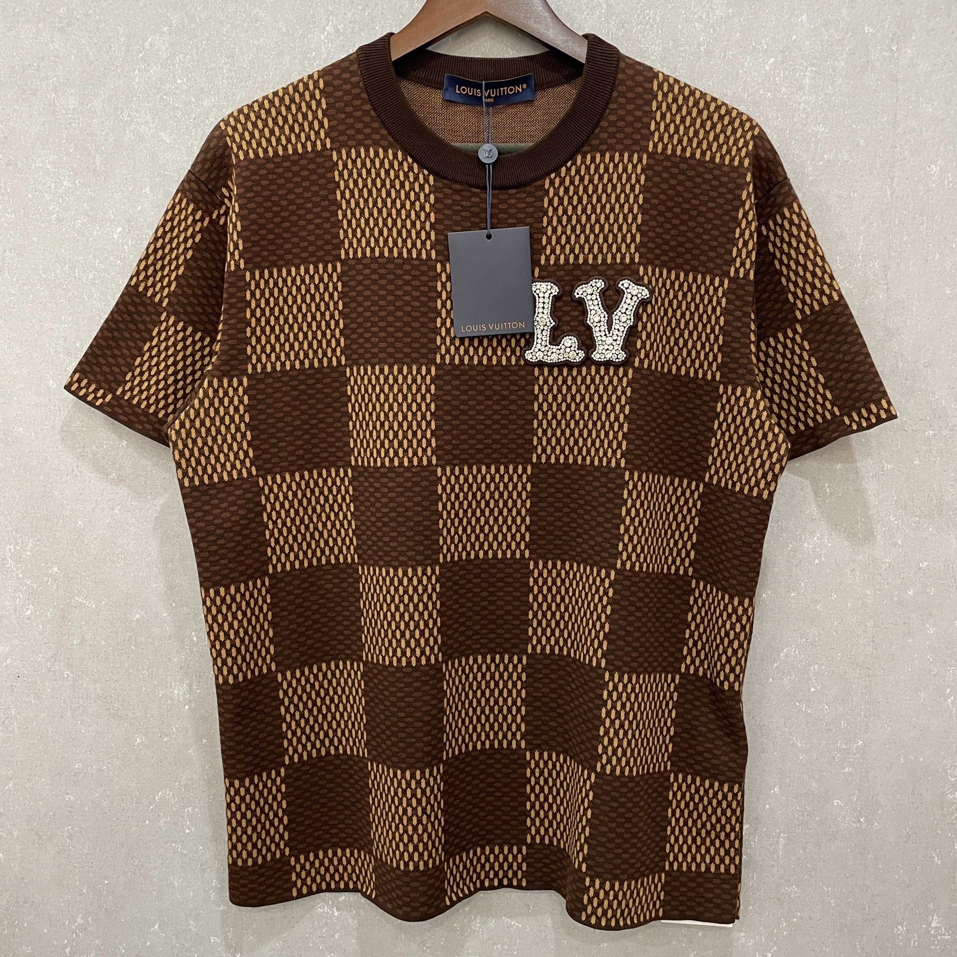 Louis Vuitton Louis Vuitton Damier Rhinestone LV Logo T-Shirt S Size US S / EU 44-46 / 1 - 3 Thumbnail