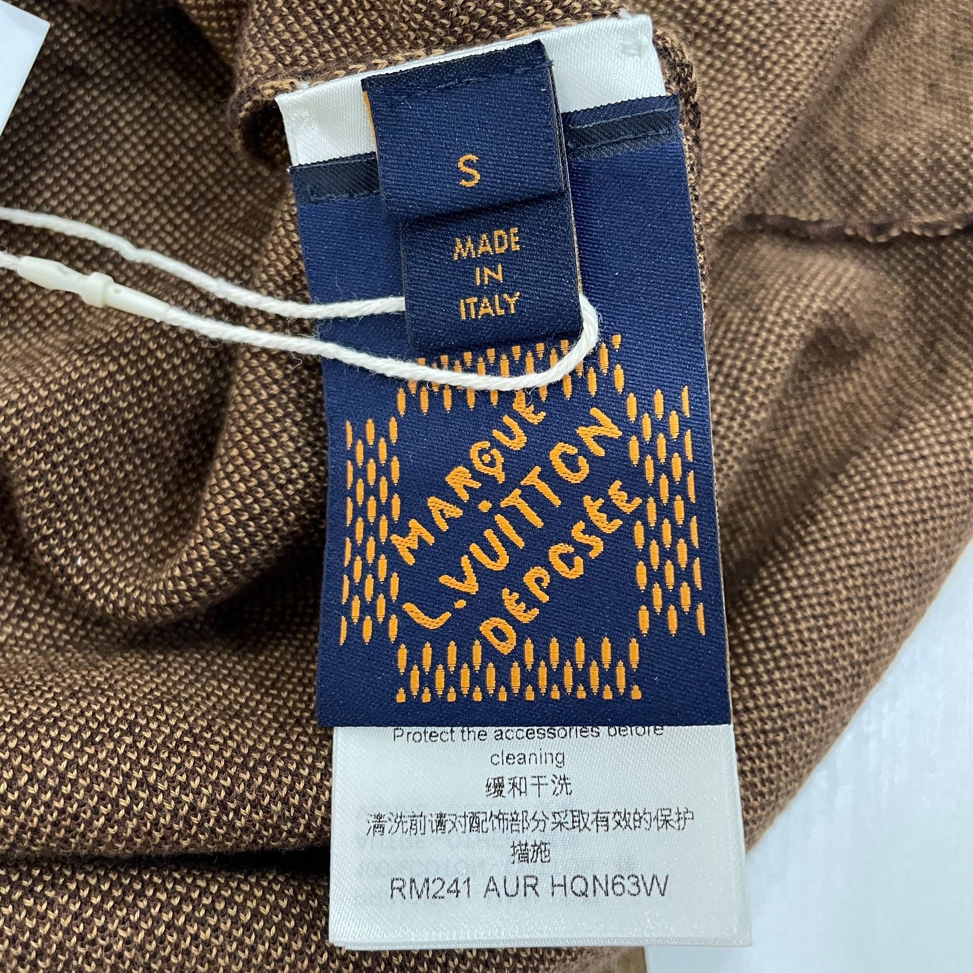 Louis Vuitton Louis Vuitton Damier Rhinestone LV Logo T-Shirt S Size US S / EU 44-46 / 1 - 6 Thumbnail