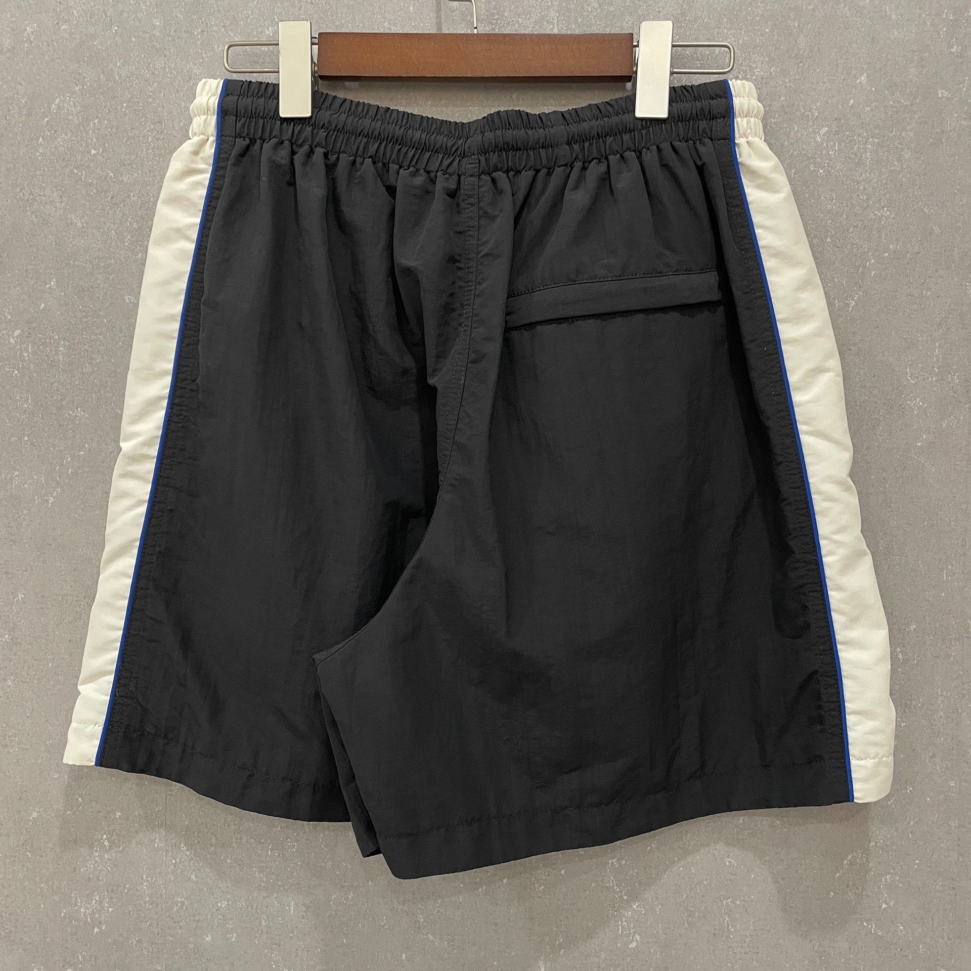 Balenciaga Balenciaga Contrast Panel Nylon Shorts US 30 Size US 30 / EU 46 - 4 Thumbnail