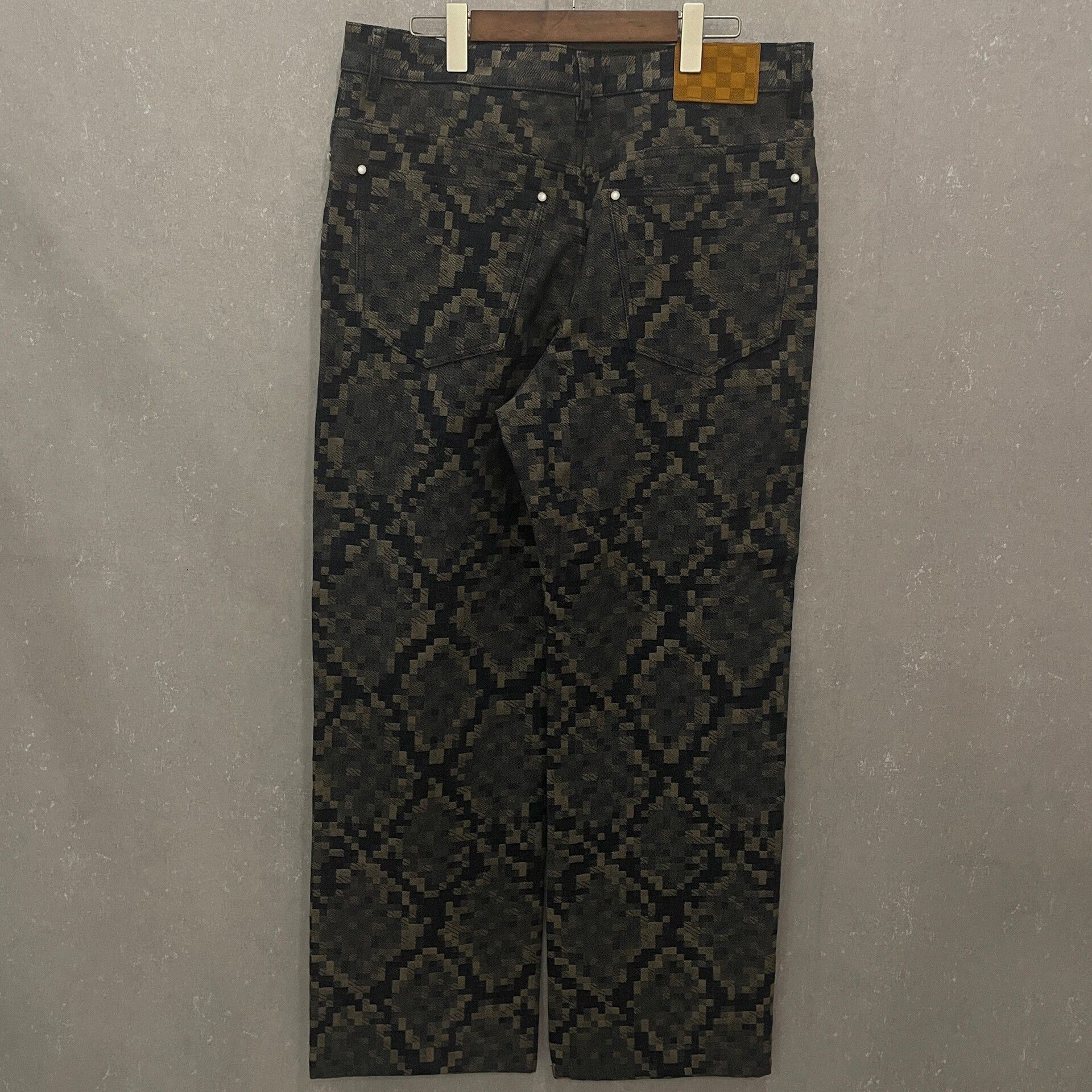 Louis Vuitton Louis Vuitton Snake Jacquard Skate Jeans 34 Size US 34 / EU 50 - 4 Thumbnail