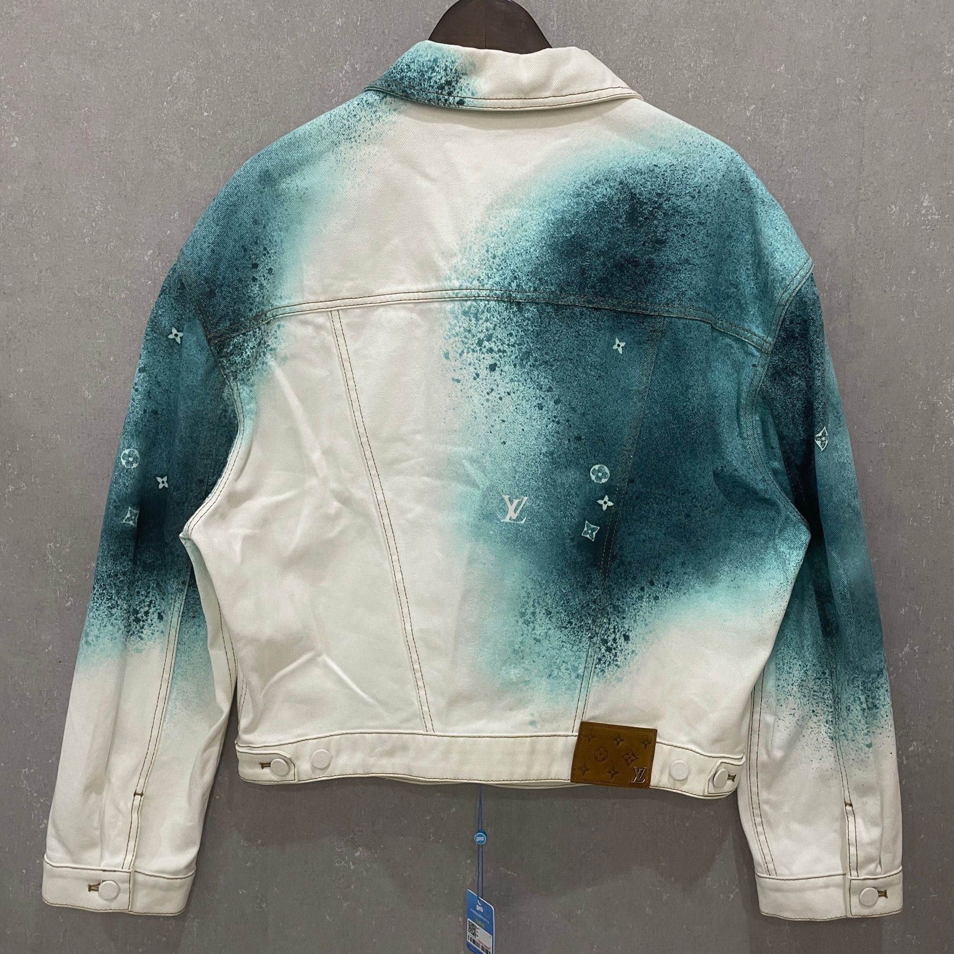 Louis Vuitton Louis Vuitton Spray Pattern Denim Jacket 48 Size US M / EU 48-50 / 2 - 3 Thumbnail