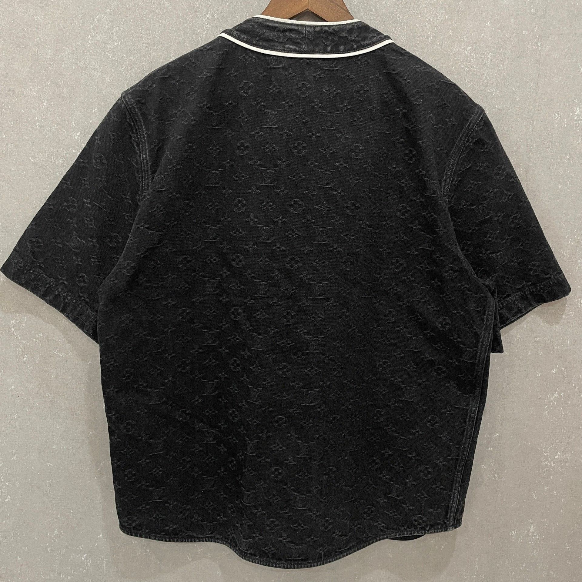 Louis Vuitton Louis Vuitton Monogram Denim Baseball Shirt L Size US L / EU 52-54 / 3 - 3 Thumbnail
