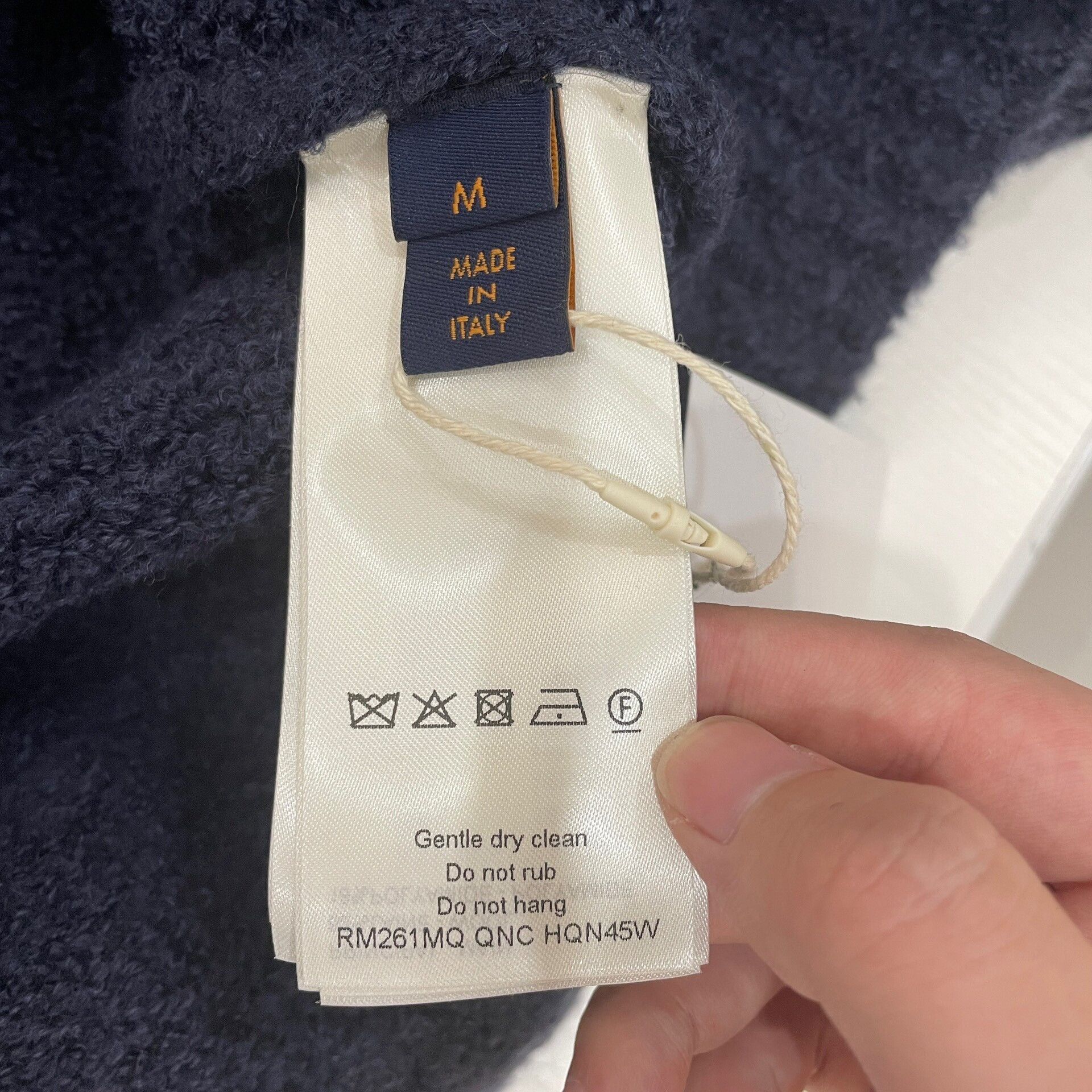 Louis Vuitton Louis Vuitton LV Logo Navy Wool Sweater M Size US M / EU 48-50 / 2 - 6 Thumbnail