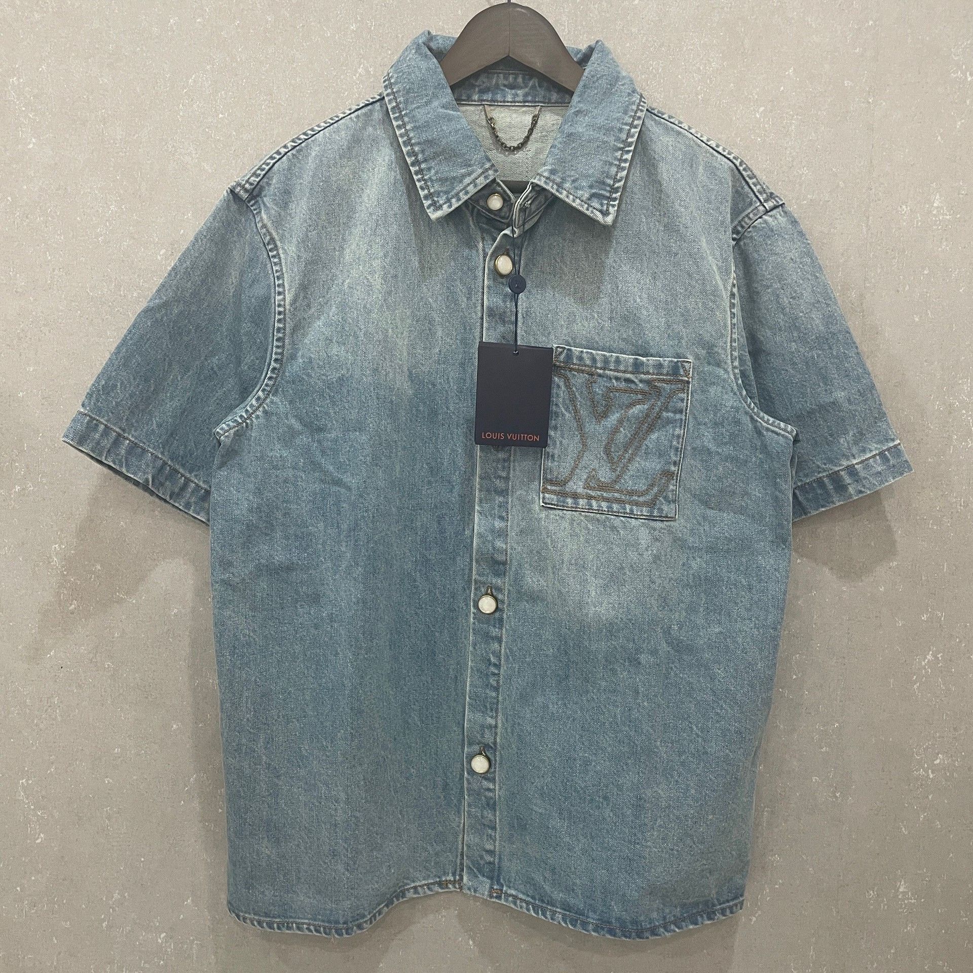Louis Vuitton Louis Vuitton Denim Pocket Short Sleeve Shirt L Size US L / EU 52-54 / 3 - 3 Thumbnail