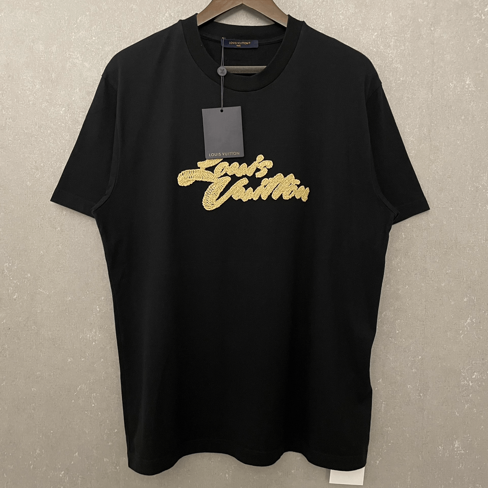 Louis Vuitton Louis Vuitton Raffia Logo T-Shirt XL Size US XL / EU 56 / 4 - 2 Thumbnail