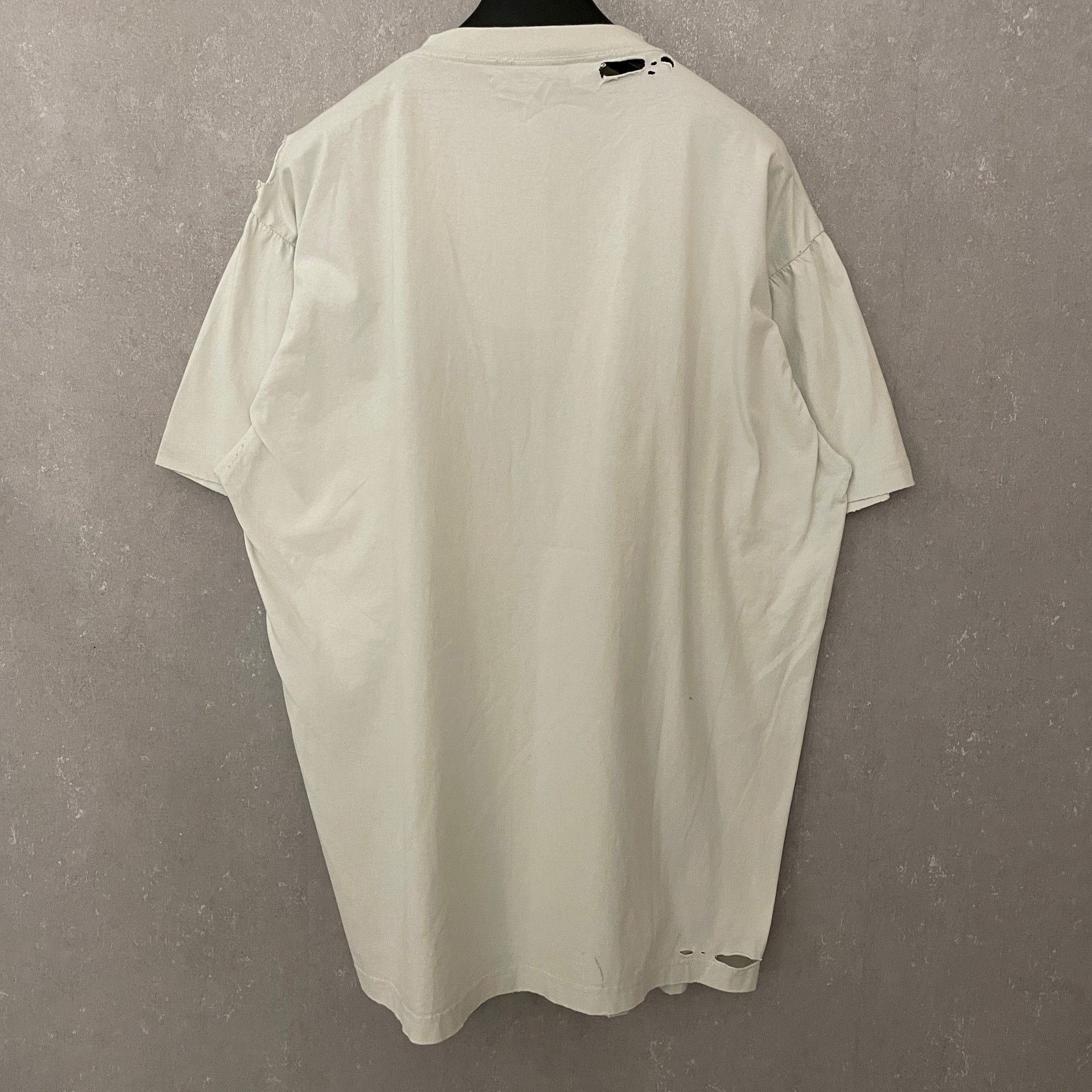 Balenciaga Balenciaga Distressed Glitter Print T-Shirt 2 Size US M / EU 48-50 / 2 - 3 Thumbnail