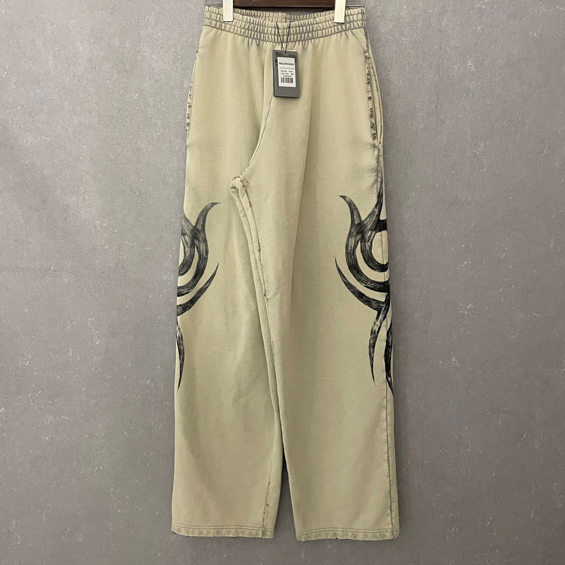 Balenciaga Balenciaga Dragon Totem Sweatpants XXS Size US 26 / EU 42 - 2 Thumbnail