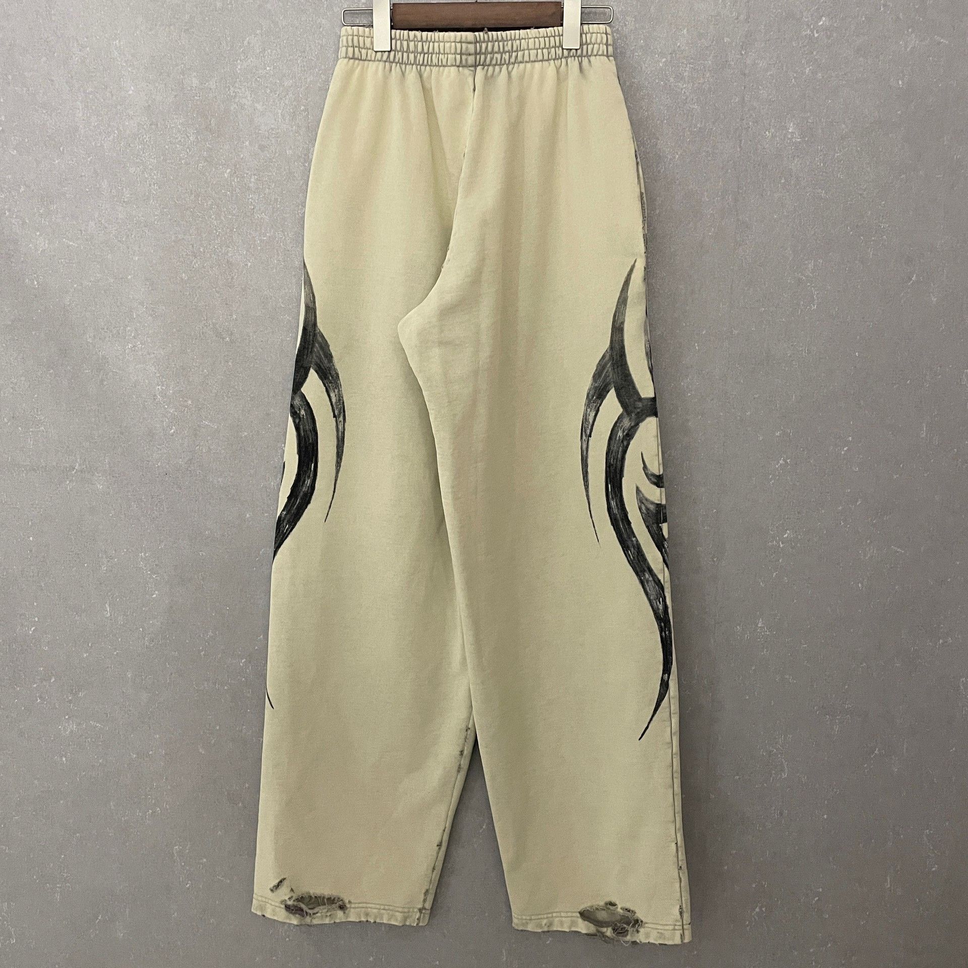 Balenciaga Balenciaga Dragon Totem Sweatpants XXS Size US 26 / EU 42 - 3 Thumbnail