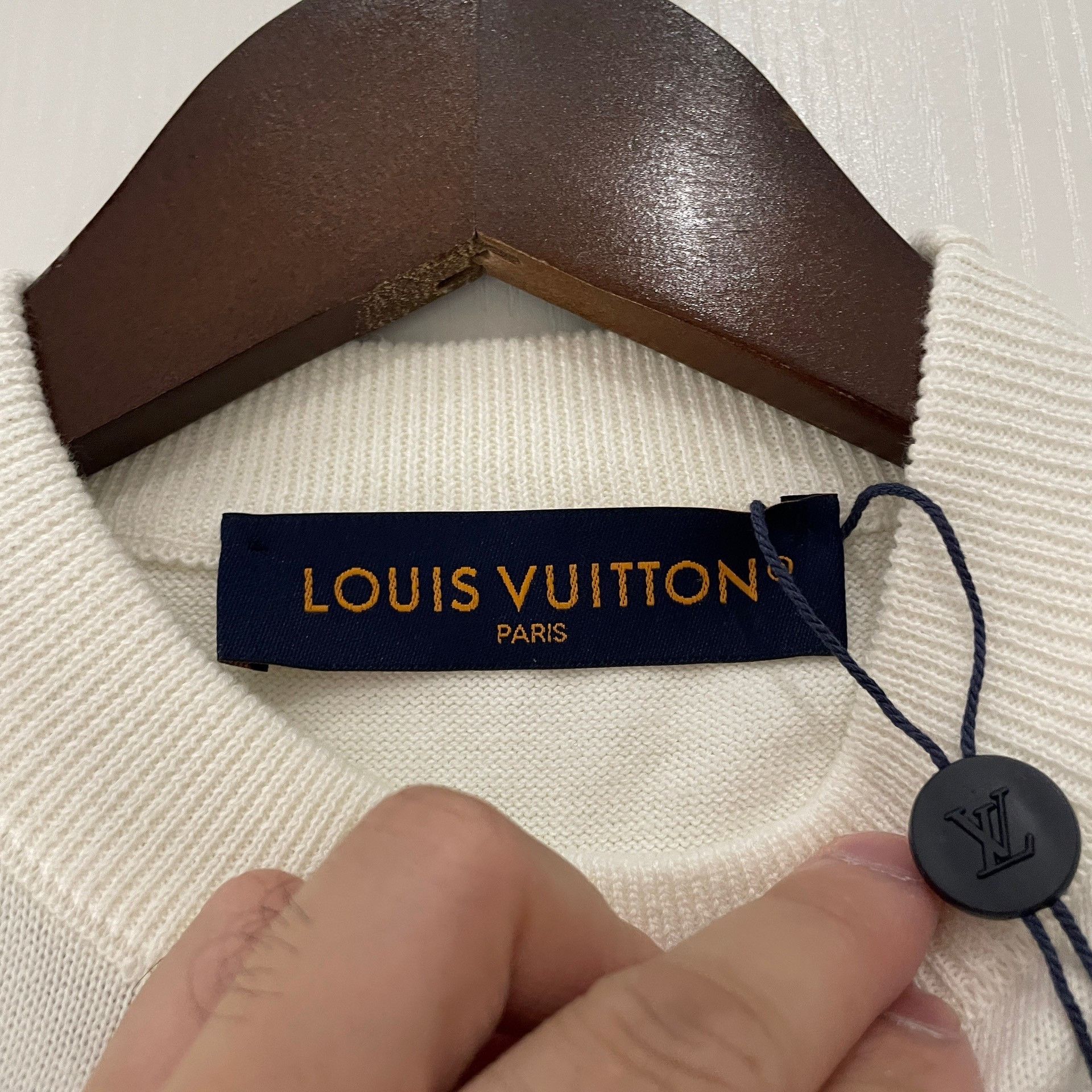 Louis Vuitton Louis Vuitton Pharrell Trunk Knit T-Shirt Size S Size US S / EU 44-46 / 1 - 4 Thumbnail