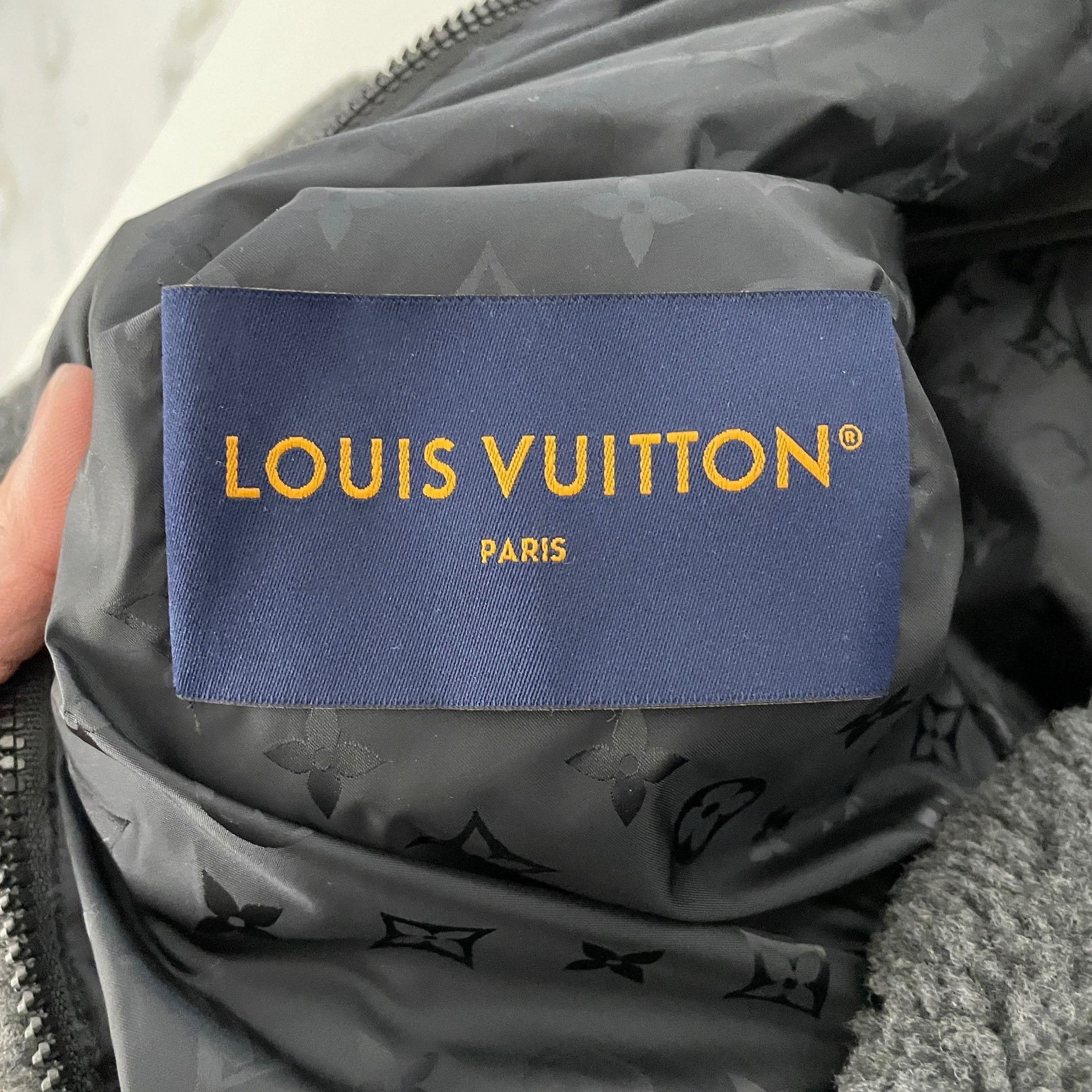 Louis Vuitton Louis Vuitton Leather Patch Fleece Zip Jacket Size M Size US M / EU 48-50 / 2 - 4 Thumbnail