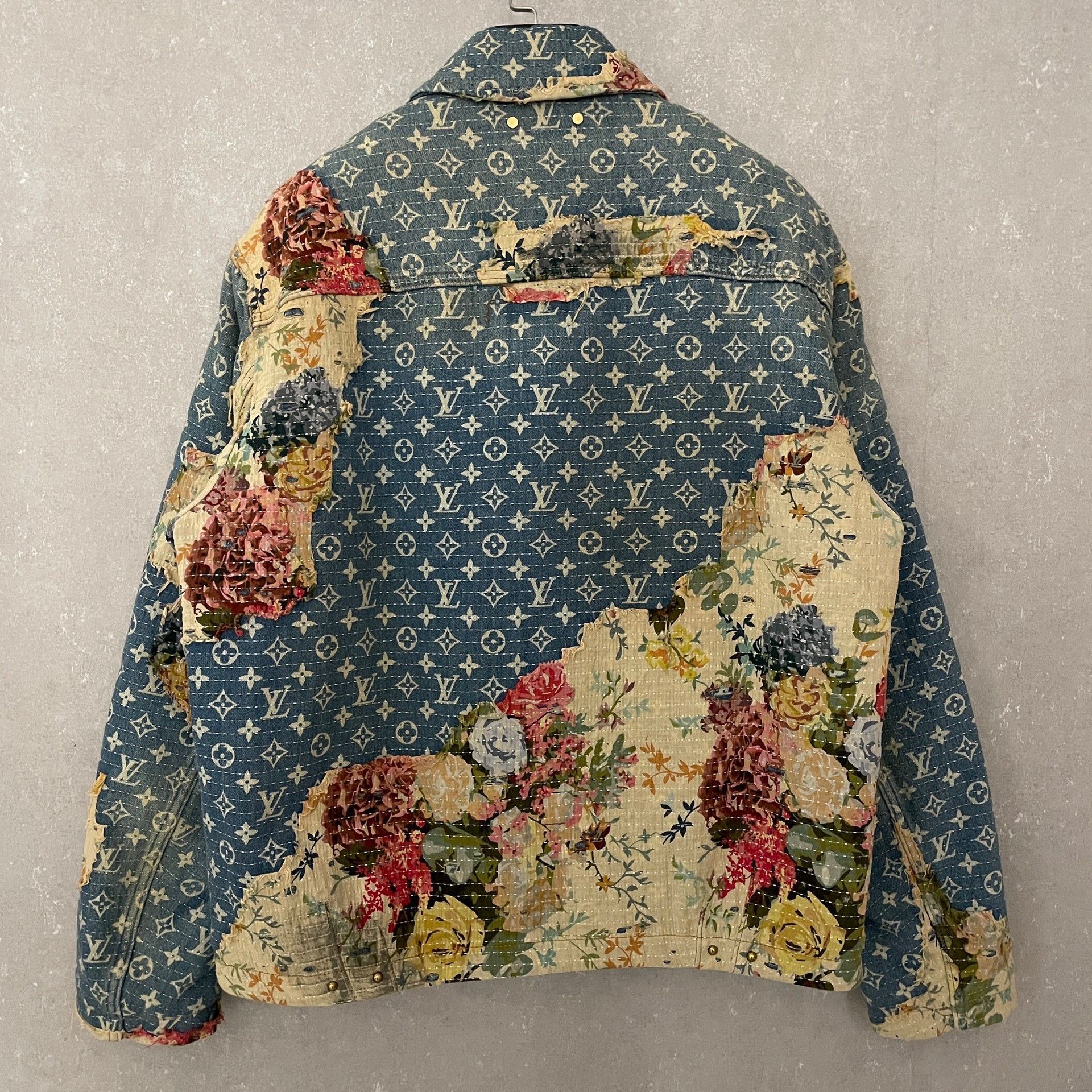 Louis Vuitton Louis Vuitton Floral Patchwork Denim Jacket 48 Size US M / EU 48-50 / 2 - 3 Thumbnail
