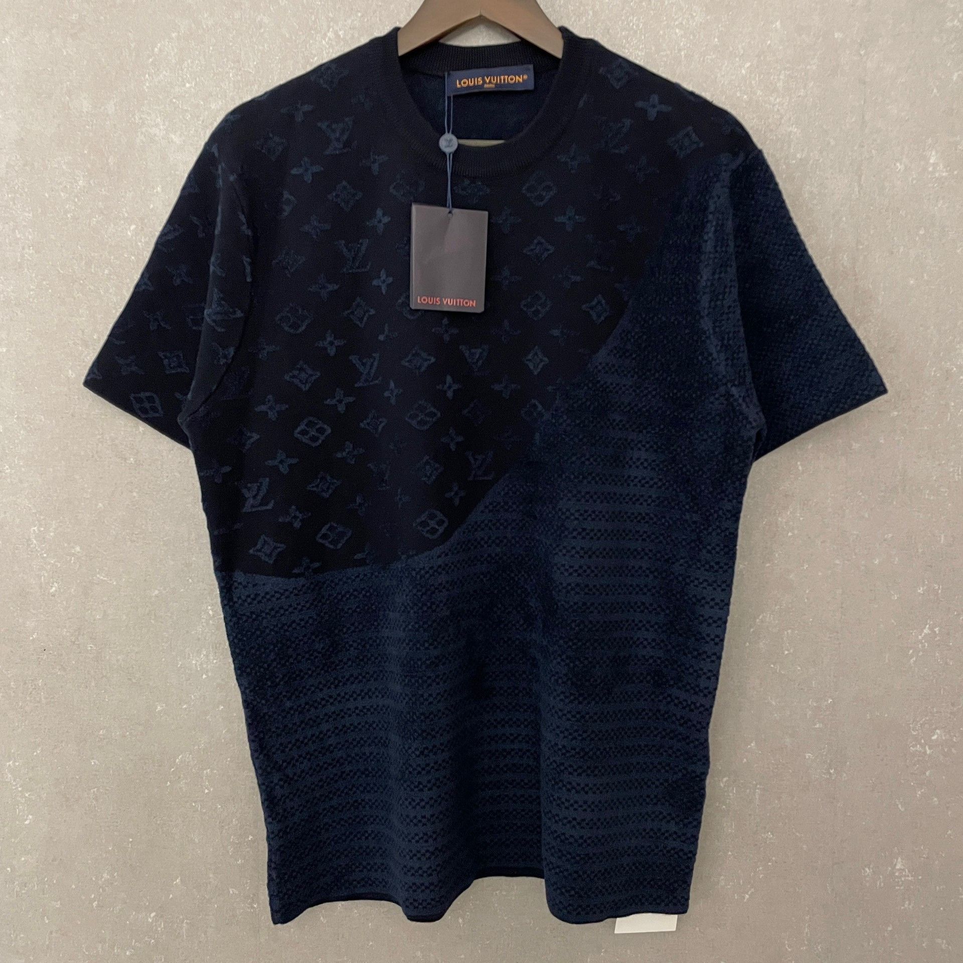 Louis Vuitton Louis Vuitton Monogram Flocked T-Shirt M Size US M / EU 48-50 / 2 - 2 Thumbnail