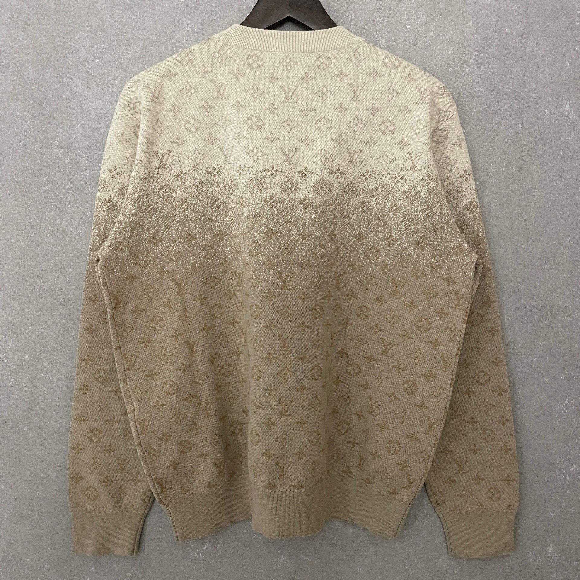 Louis Vuitton Louis Vuitton Monogram Gradient Knit Sweater Size S Size US S / EU 44-46 / 1 - 3 Thumbnail
