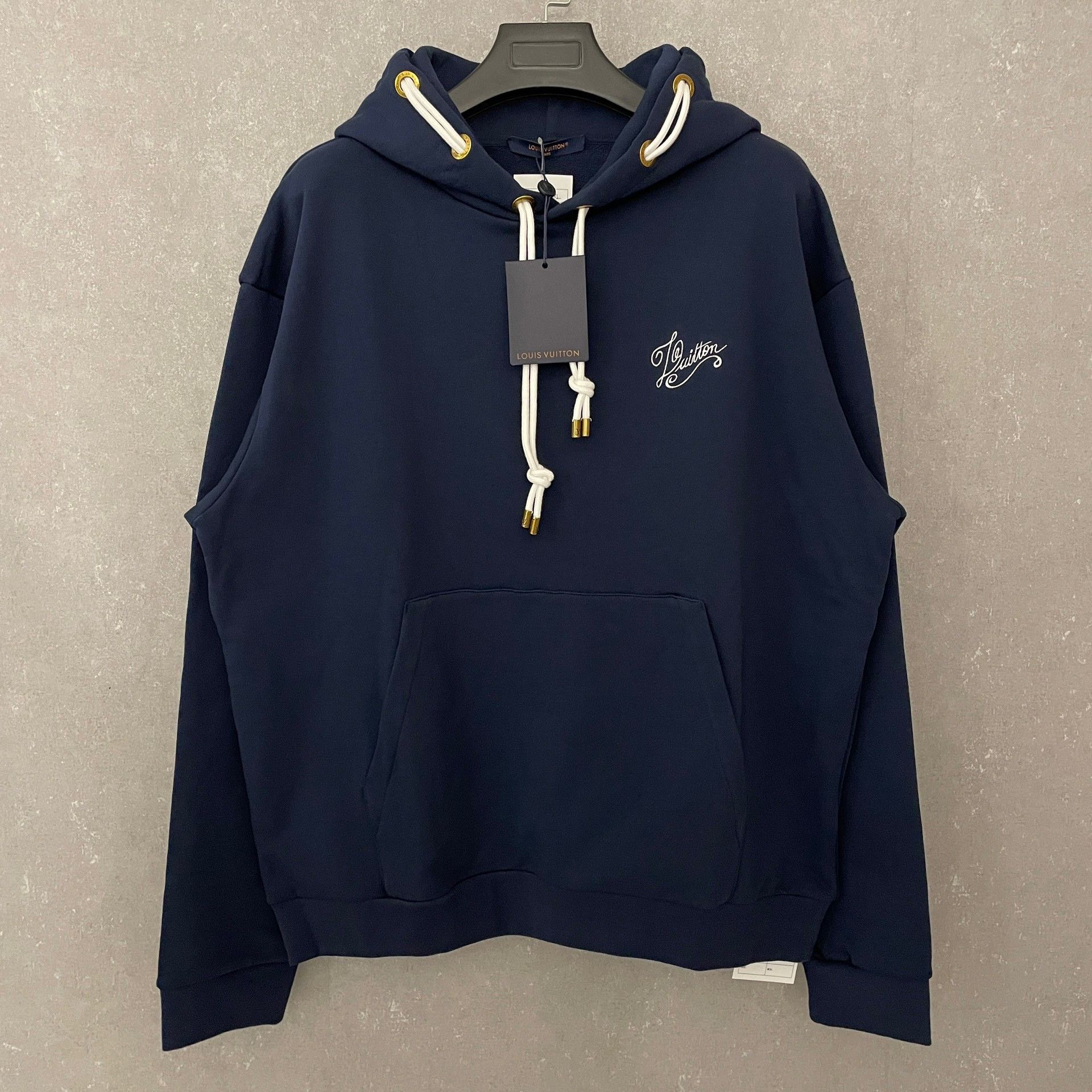 Louis Vuitton Louis Vuitton Logo Embroidered Hoodie XL Size US XL / EU 56 / 4 - 2 Thumbnail