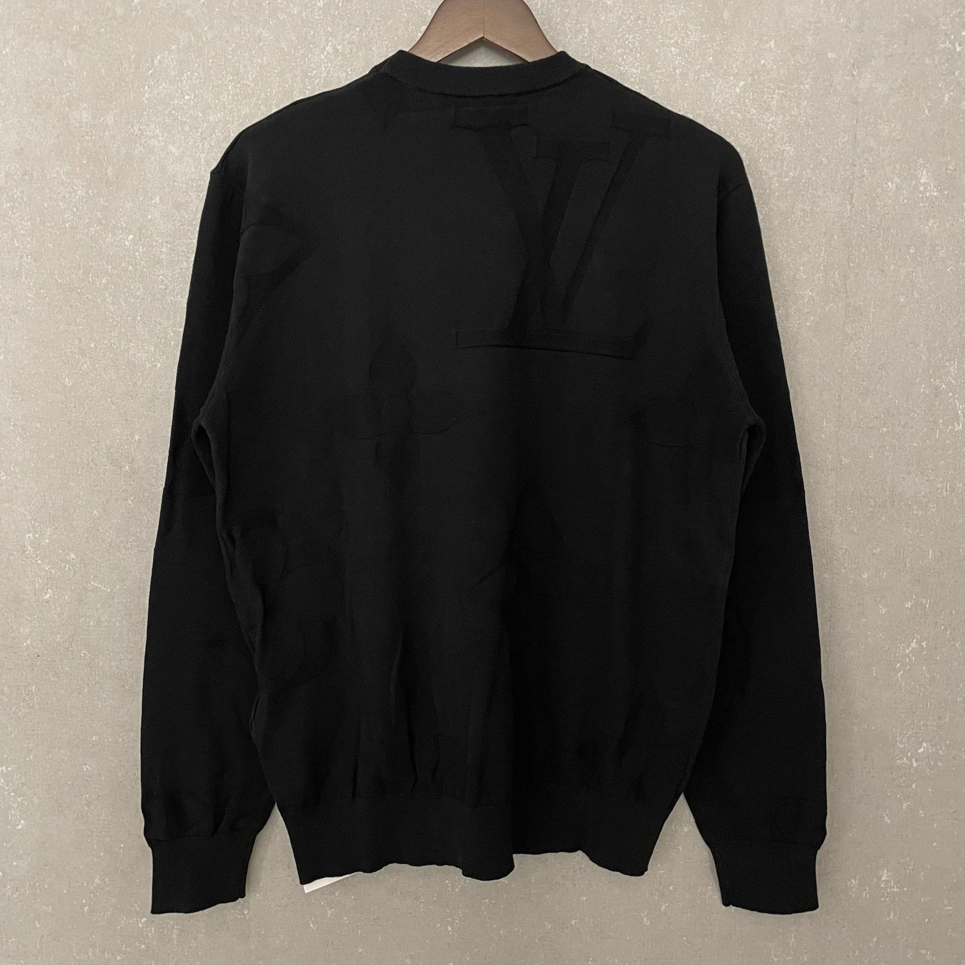 Louis Vuitton Louis Vuitton Tonal Monogram Knit Sweater Size M Size US M / EU 48-50 / 2 - 3 Thumbnail