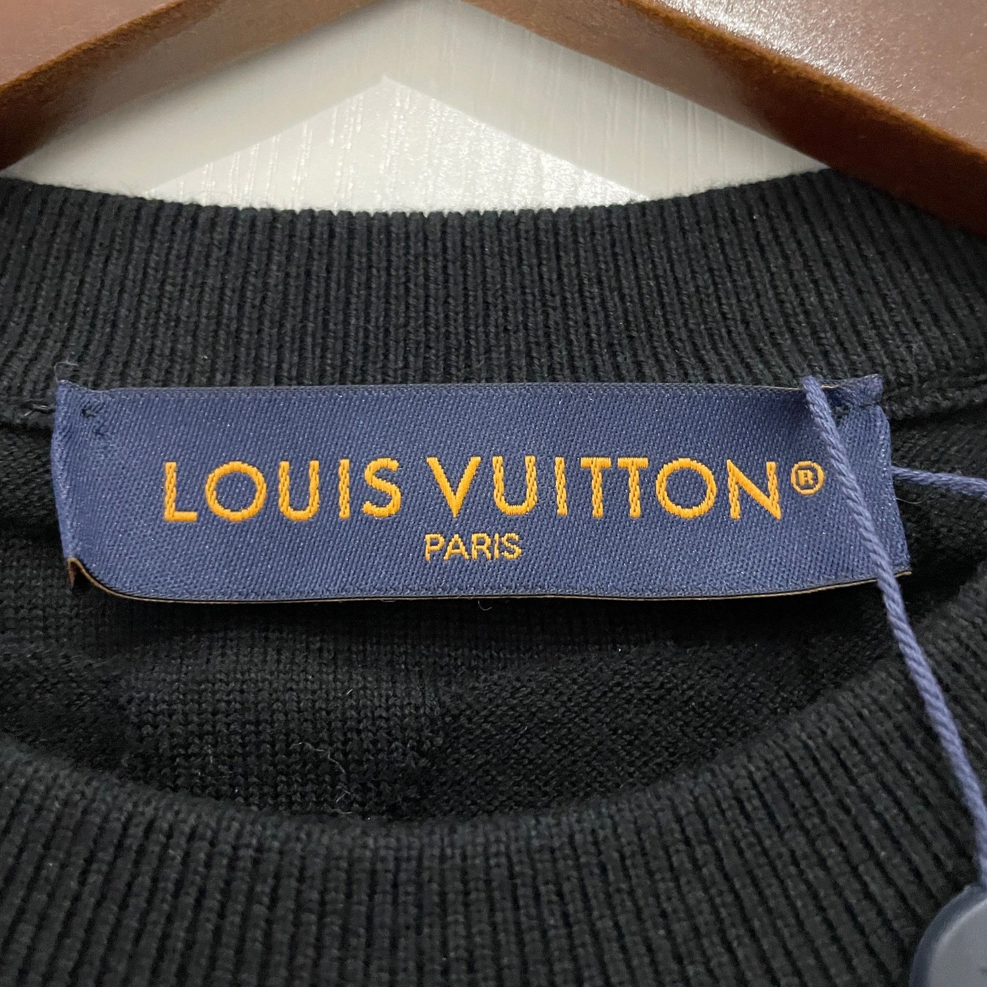Louis Vuitton Louis Vuitton Tonal Monogram Knit Sweater Size M Size US M / EU 48-50 / 2 - 4 Thumbnail