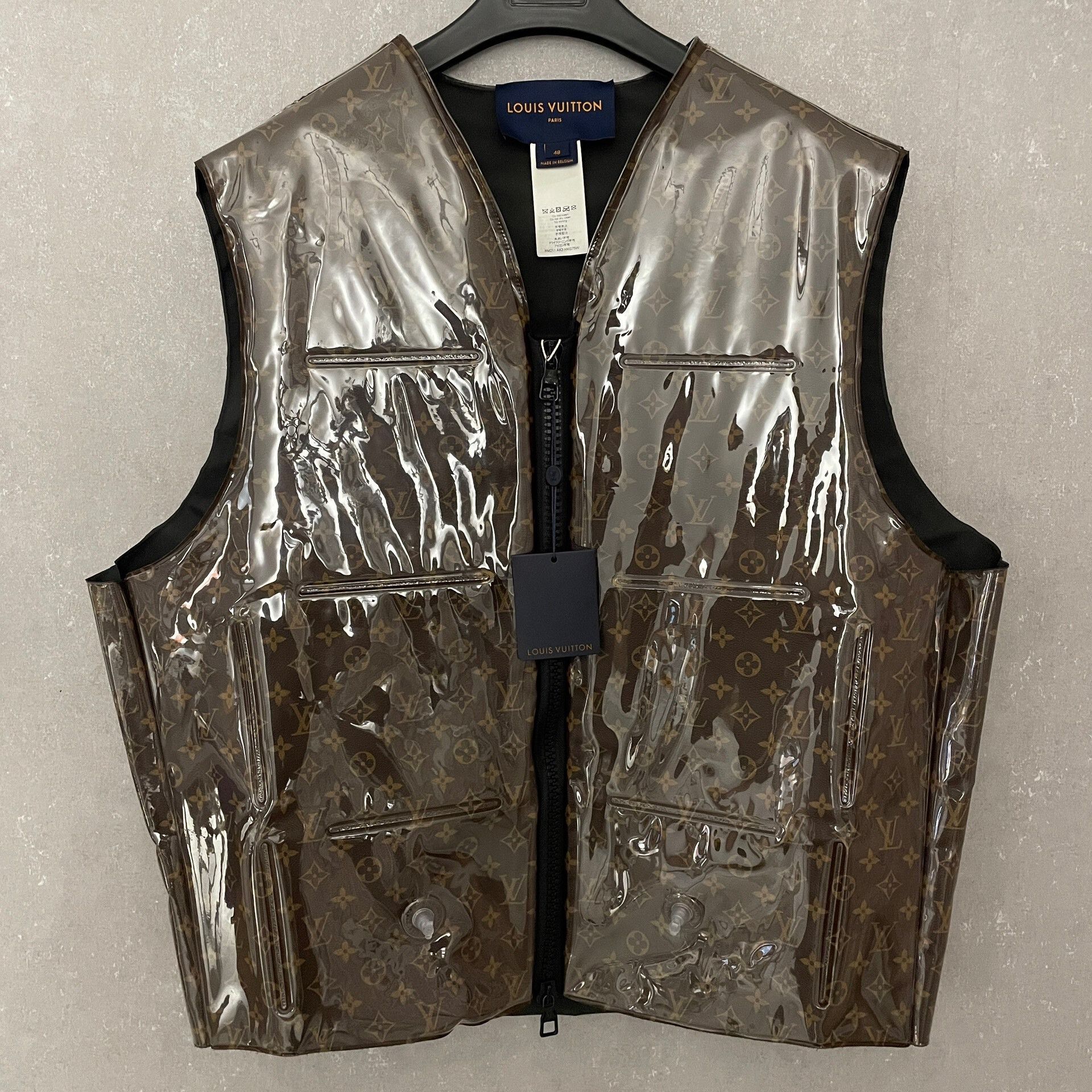 Louis Vuitton Louis Vuitton Monogram Inflatable Gilet Vest Size 48 Size US M / EU 48-50 / 2 - 2 Thumbnail