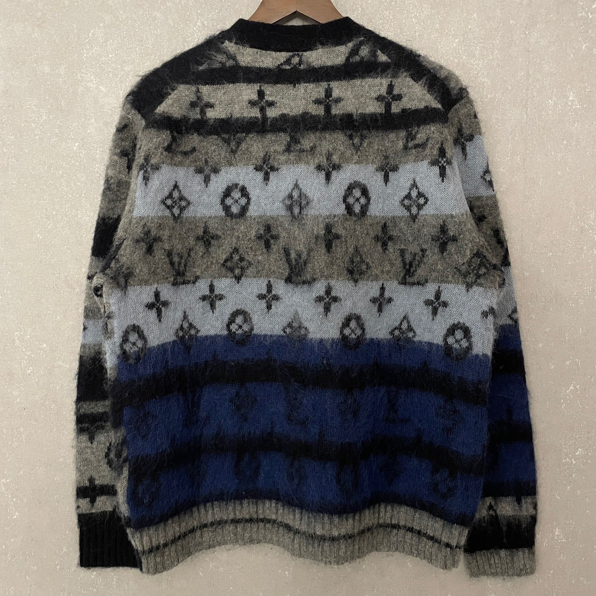 Louis Vuitton Louis Vuitton Monogram Mohair Cardigan L Size US L / EU 52-54 / 3 - 3 Thumbnail
