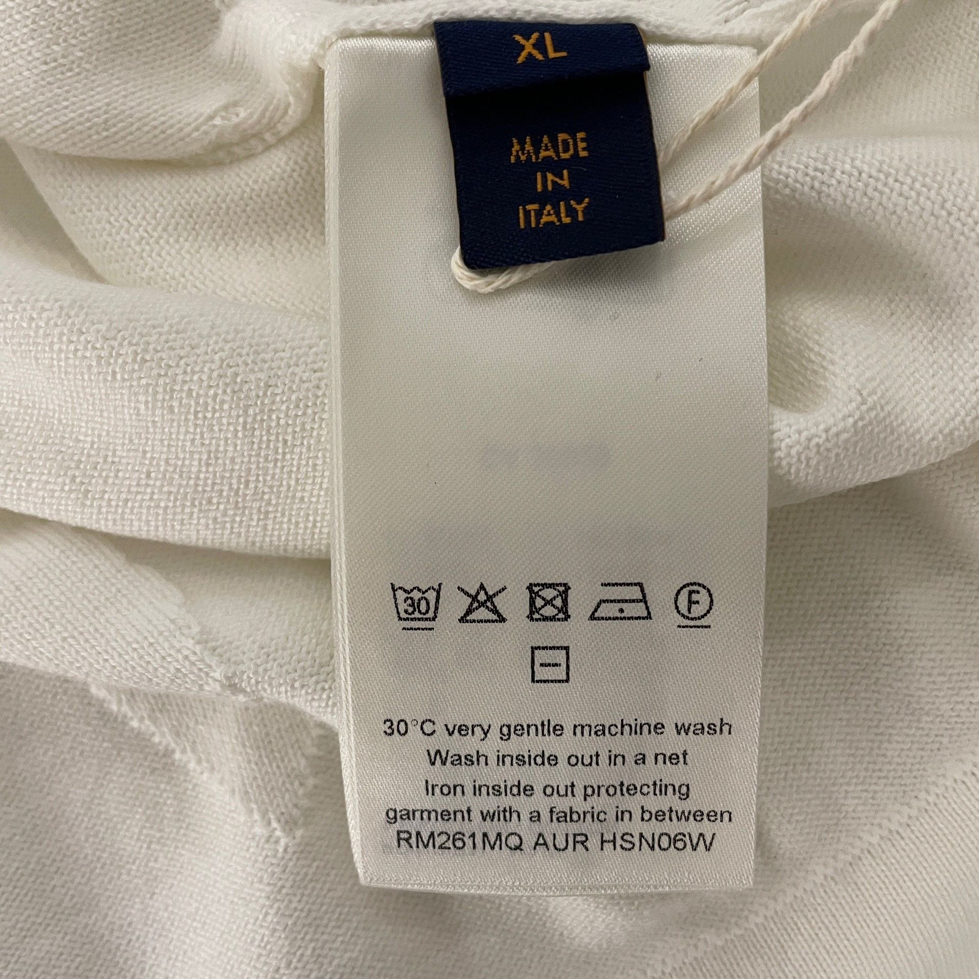 Louis Vuitton Louis Vuitton Embossed Monogram Knit T-Shirt XL Size US XL / EU 56 / 4 - 5 Thumbnail
