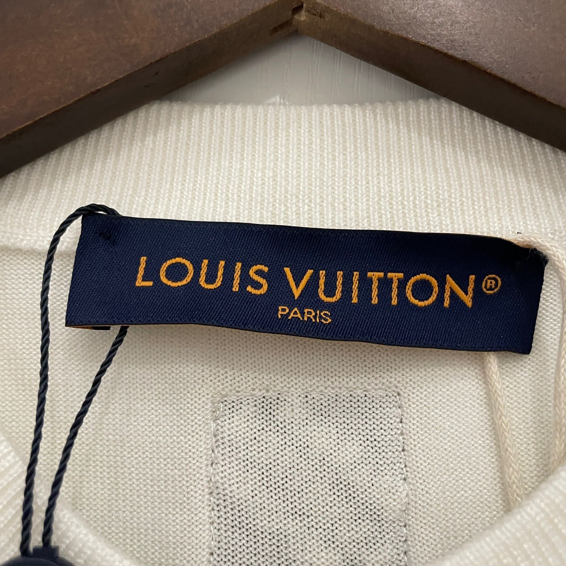 Louis Vuitton Louis Vuitton Fox Embroidered T-Shirt M Size US M / EU 48-50 / 2 - 4 Thumbnail