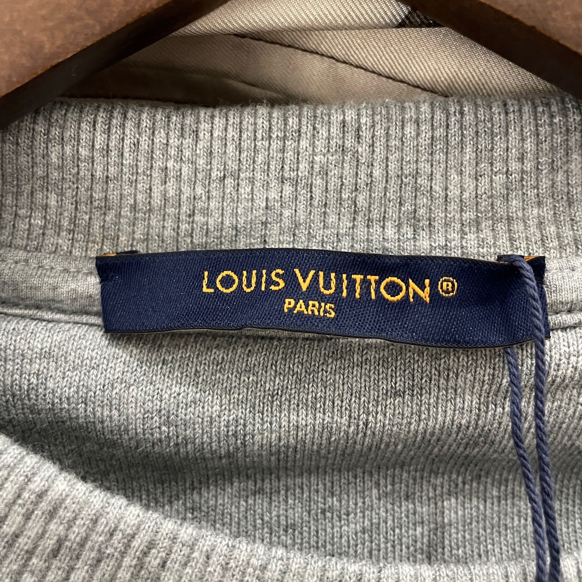 Louis Vuitton Louis Vuitton Embroidered Cotton Sweatshirt Size S Size US S / EU 44-46 / 1 - 4 Thumbnail