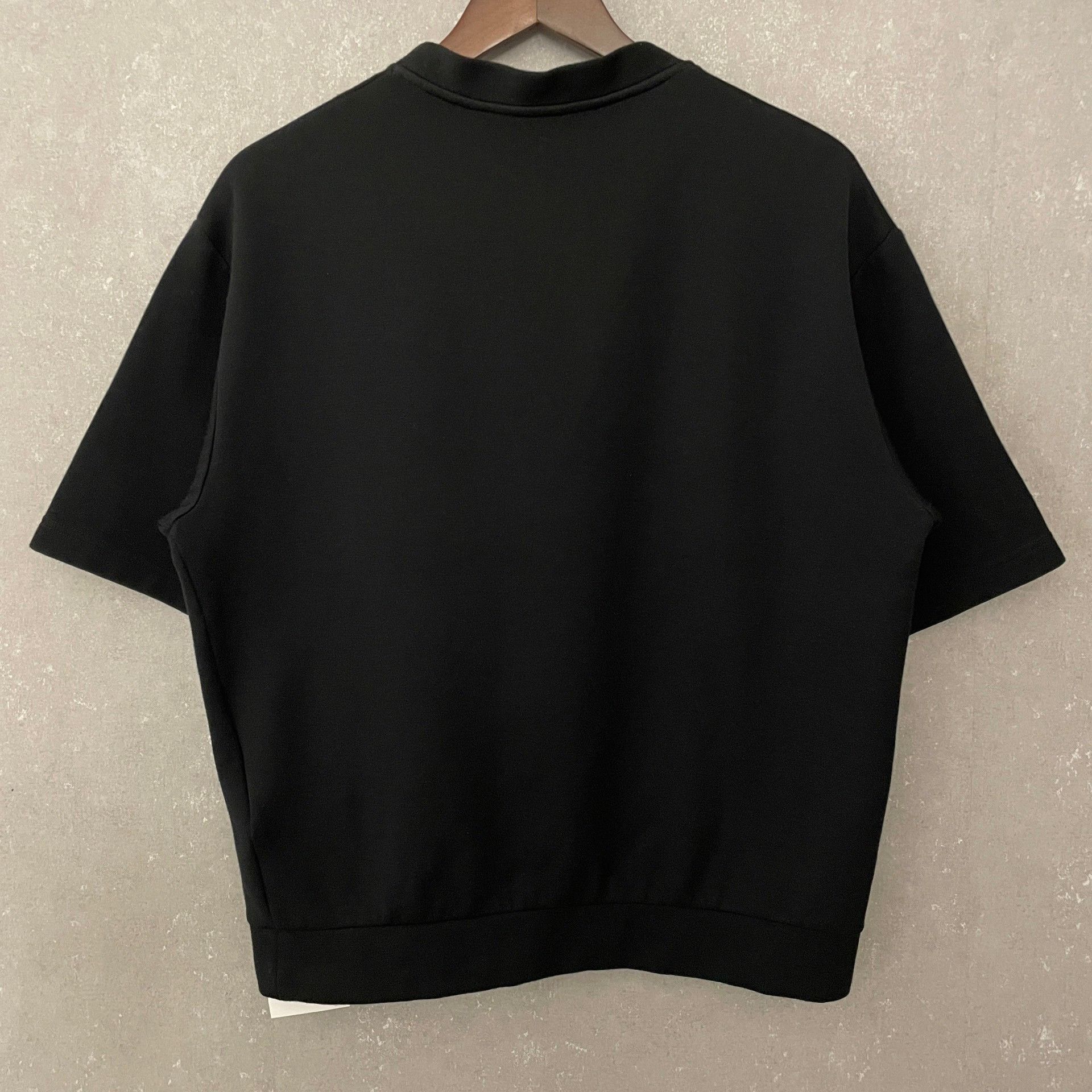 Louis Vuitton Louis Vuitton Studded Logo T-Shirt Size S Size US S / EU 44-46 / 1 - 3 Thumbnail