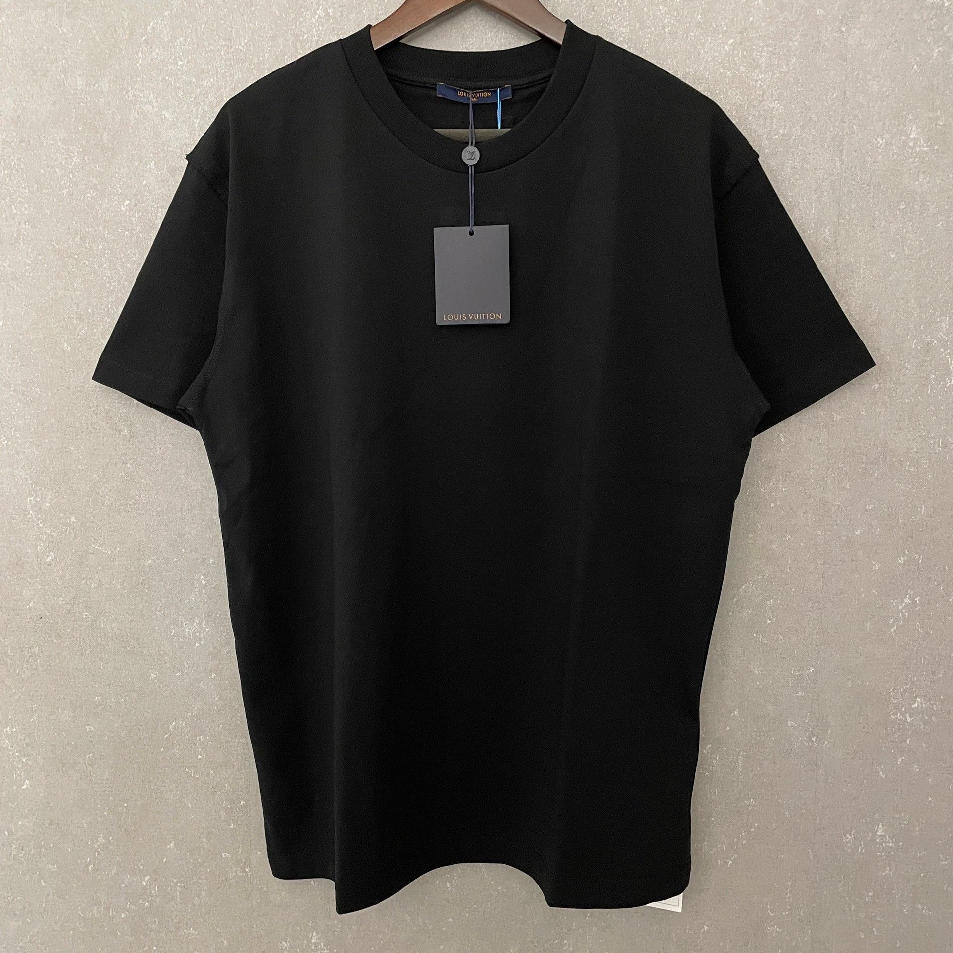 Louis Vuitton Louis Vuitton Logo Patch T-Shirt Size M Size US M / EU 48-50 / 2 - 2 Thumbnail