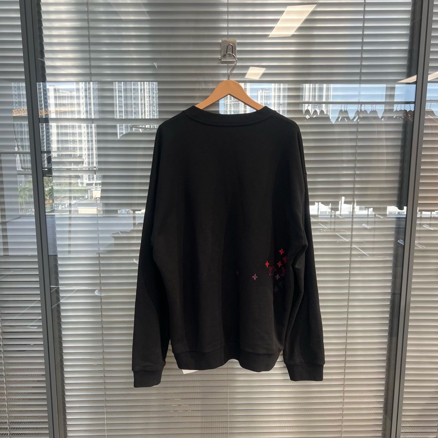 Louis Vuitton Louis Vuitton Rainbow Monogram Sweatshirt 4XL Size US XXL / EU 58 / 5 - 3 Thumbnail