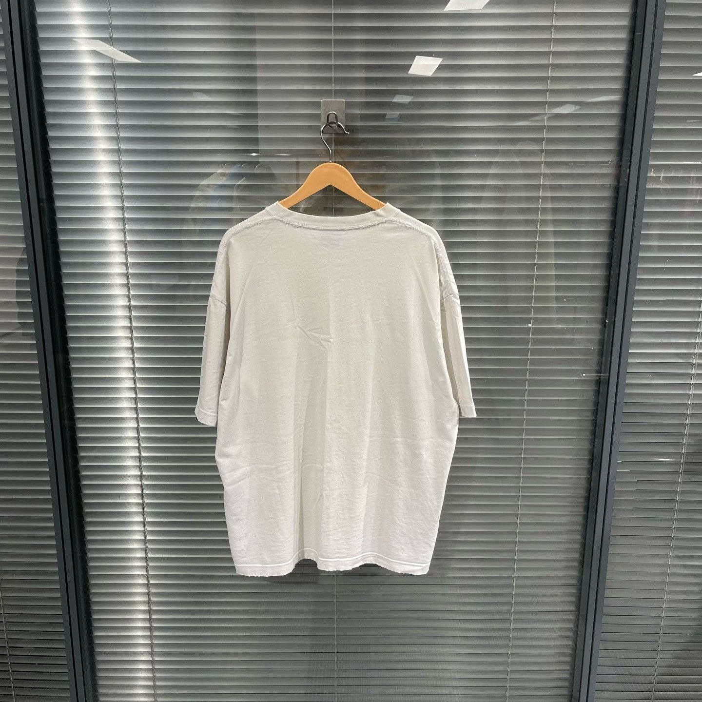 Balenciaga Balenciaga Mirrored Logo T-Shirt M Size US M / EU 48-50 / 2 - 3 Thumbnail