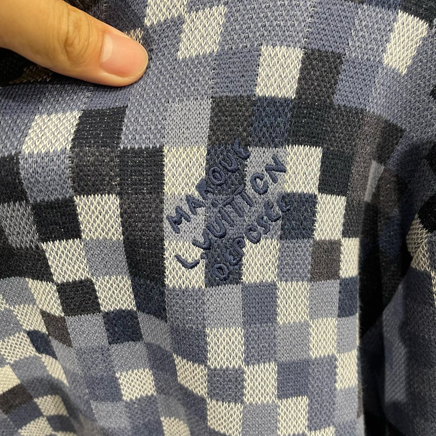 Louis Vuitton Louis Vuitton Damier Pattern Embroidered Sweatshirt S Size US S / EU 44-46 / 1 - 5 Thumbnail
