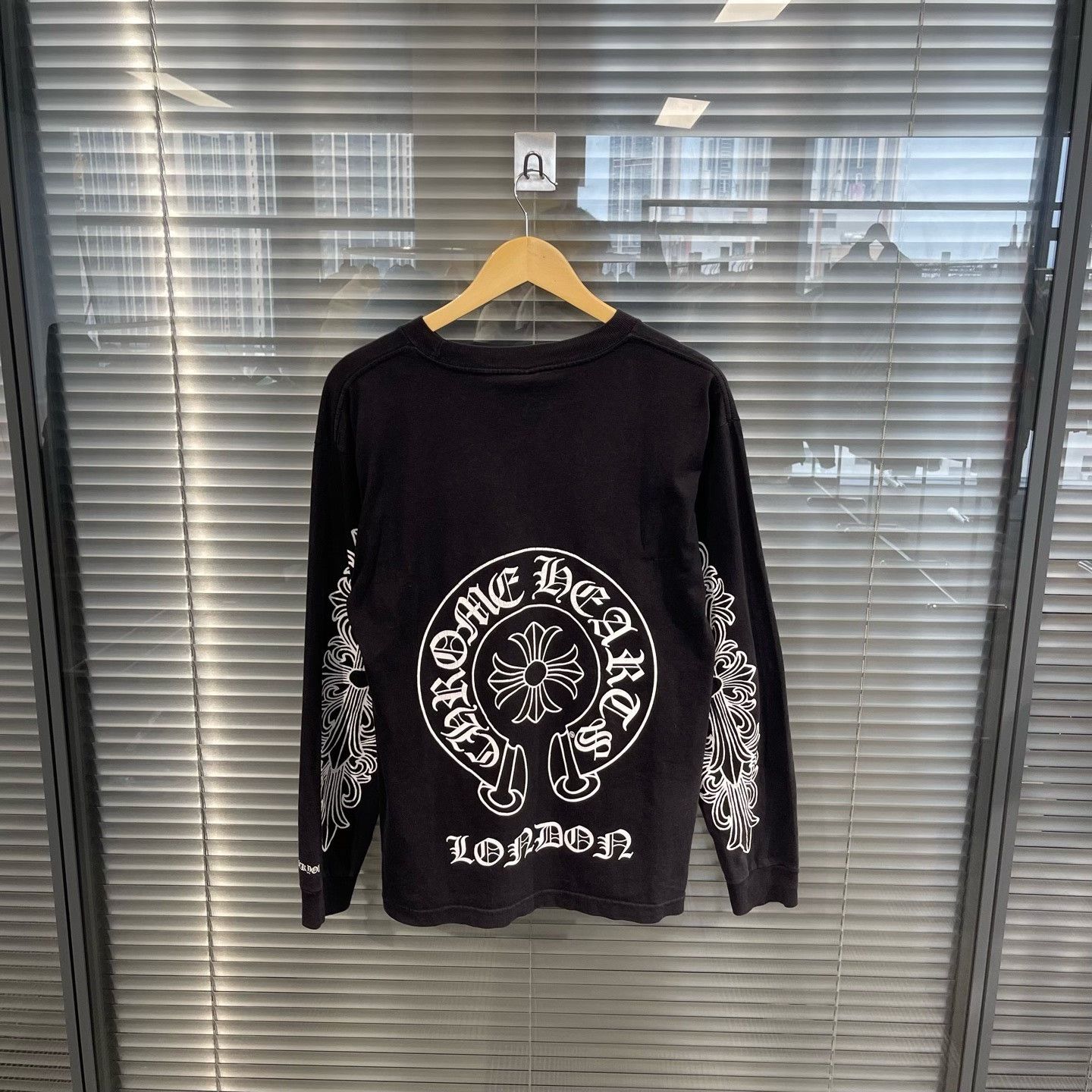 Chrome Hearts Chrome Hearts London Exclusive Long Sleeve T-Shirt Size M Size US M / EU 48-50 / 2 - 2 Thumbnail