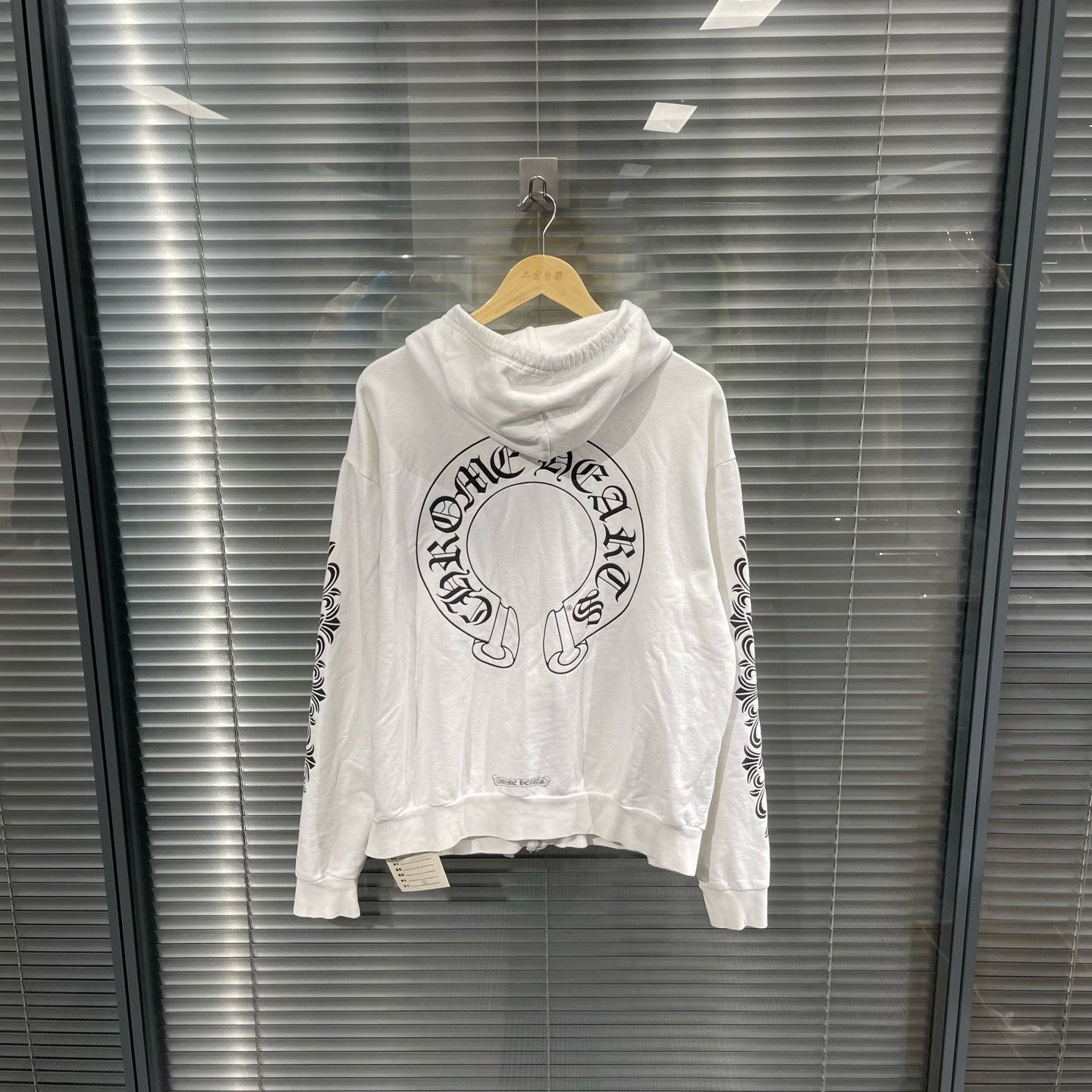 Chrome Hearts Chrome Hearts Horseshoe Sleeve Print Zip Hoodie M Size US M / EU 48-50 / 2 - 2 Thumbnail