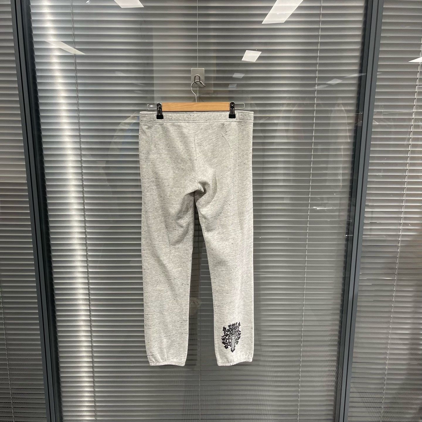 Chrome Hearts Chrome Hearts Embroidered Dagger Sweatpants Size S Size US 30 / EU 46 - 2 Thumbnail