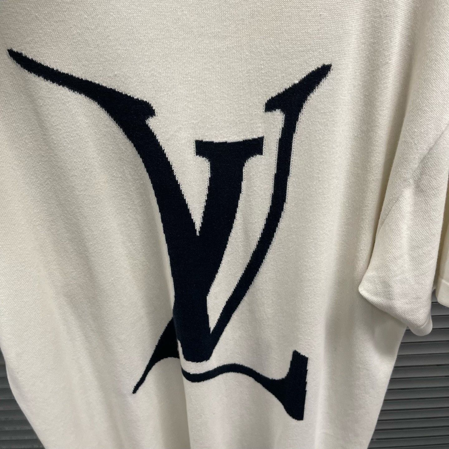 Louis Vuitton Louis Vuitton Back LV Logo End Goal T-Shirt XL Size US XL / EU 56 / 4 - 6 Thumbnail