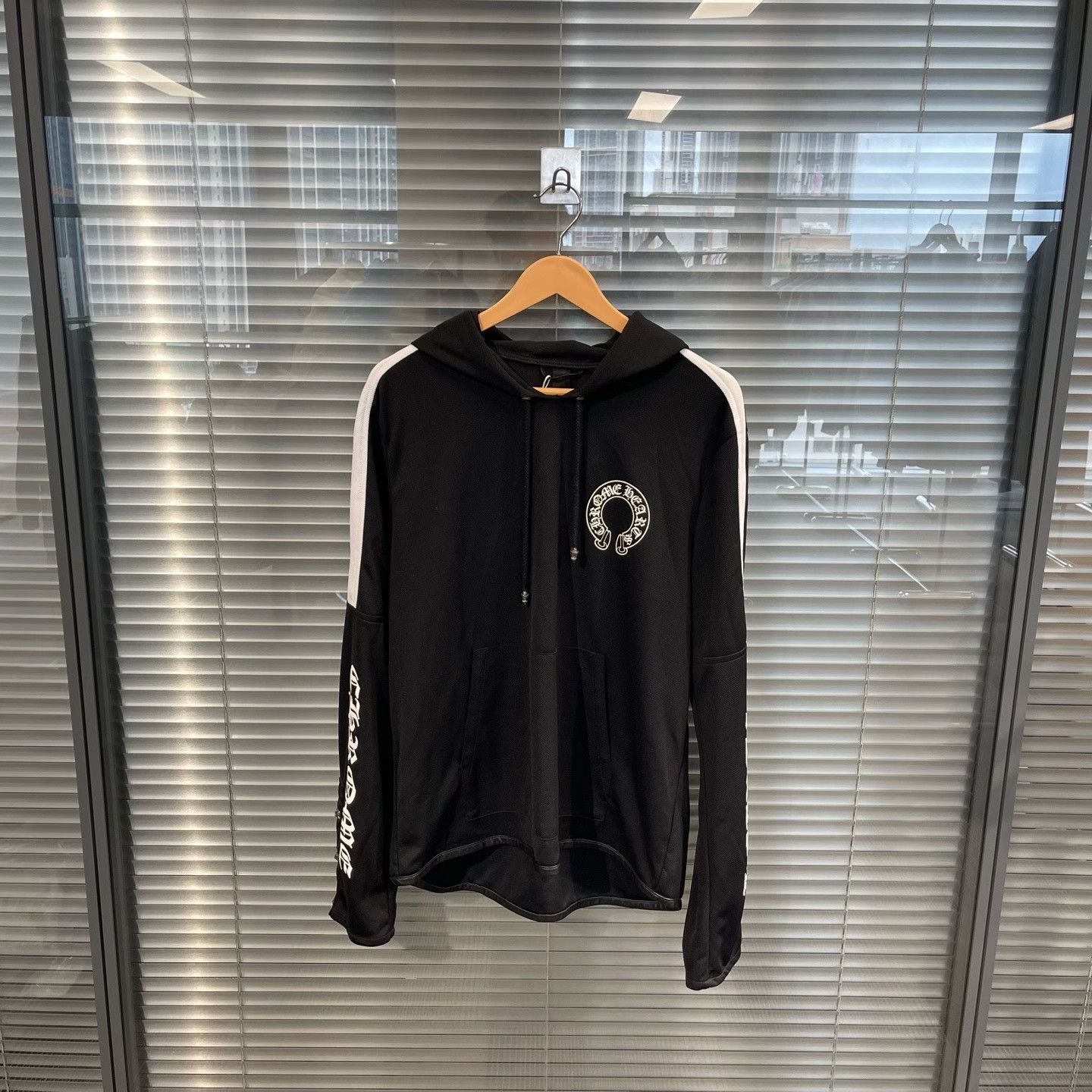 Chrome Hearts Chrome Hearts Horseshoe Sleeve Print Hoodie M Size US M / EU 48-50 / 2 - 2 Thumbnail