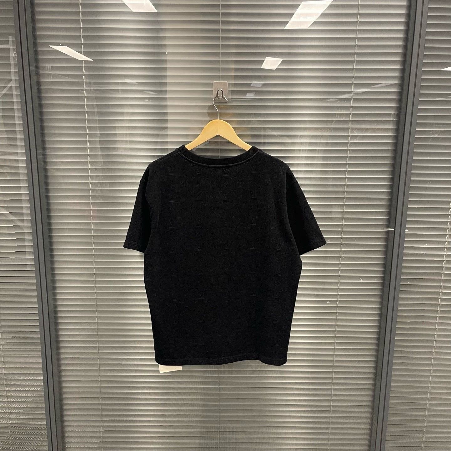 Louis Vuitton Louis Vuitton Monogram Pocket T-Shirt Size XL Size US XL / EU 56 / 4 - 3 Thumbnail