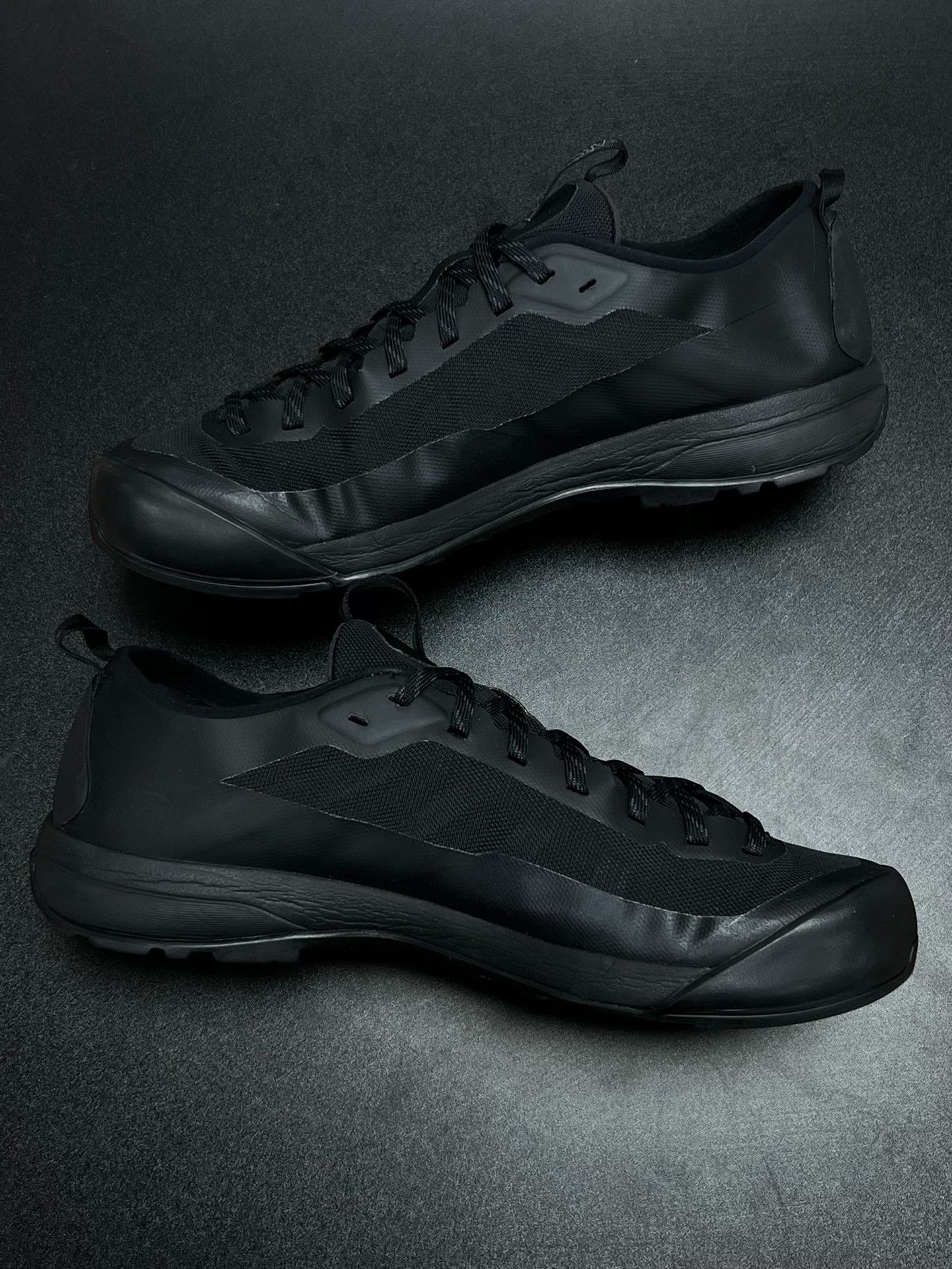 Arc'teryx Arc'teryx Black Lowtop Sneakers 9.5 Men Size US 9.5 / EU 42-43 - 5 Thumbnail